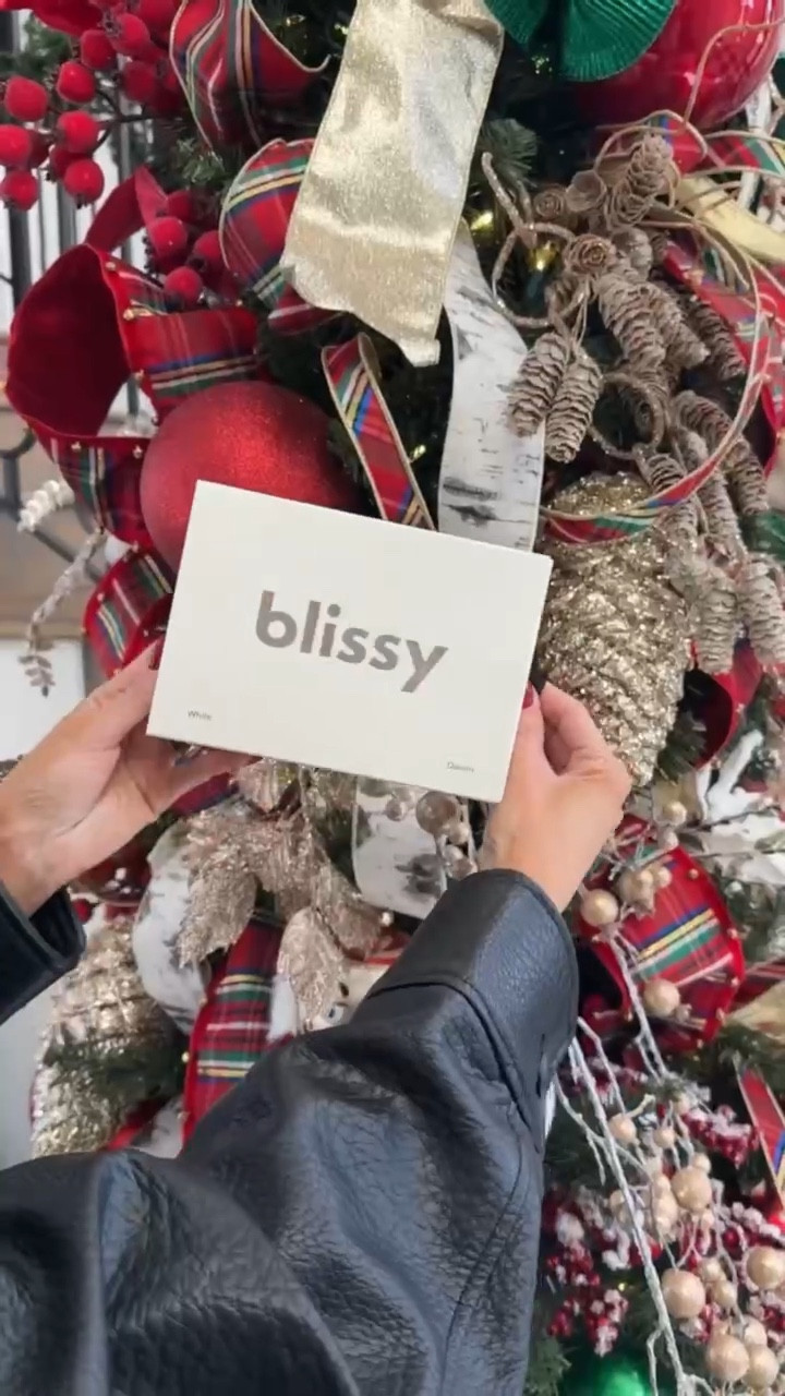 Macy’s is your one-stop shop for the most luxurious gifts of the season! Linking some of my favorites finds down below! @macys #macyspartner

#LTKHoliday #LTKSeasonal #LTKGiftGuide