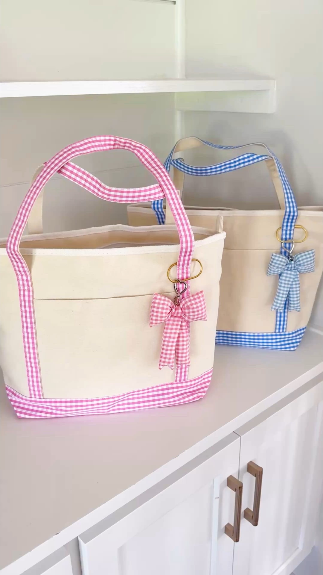 Amazon bag charms, boat and tote, ll bean, llbean, Jellycat bag charm, bow bag charm, gingham tote bag, pink stuff, amazon finds, amazon favorites, amazon fashion, amazon must haves, gifts for her, college girl back to school, school bag

This gingham tote is SO cute!😍 Like a boat and tote!🤍 love it with these cute matching gingham bow bag charms on them!🎀 would be cute for highschool/college girl back to school bag!🩷 


#LTKTravel #LTKFindsUnder50 #LTKItBag