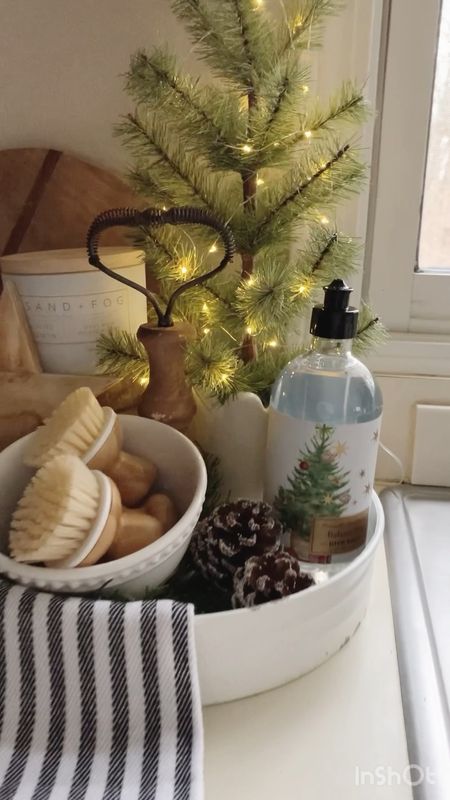 Make this holiday kitchen sink tray to organize your dishwashing supplies in a pretty way! 

#LTKHoliday #LTKhome #LTKSeasonal