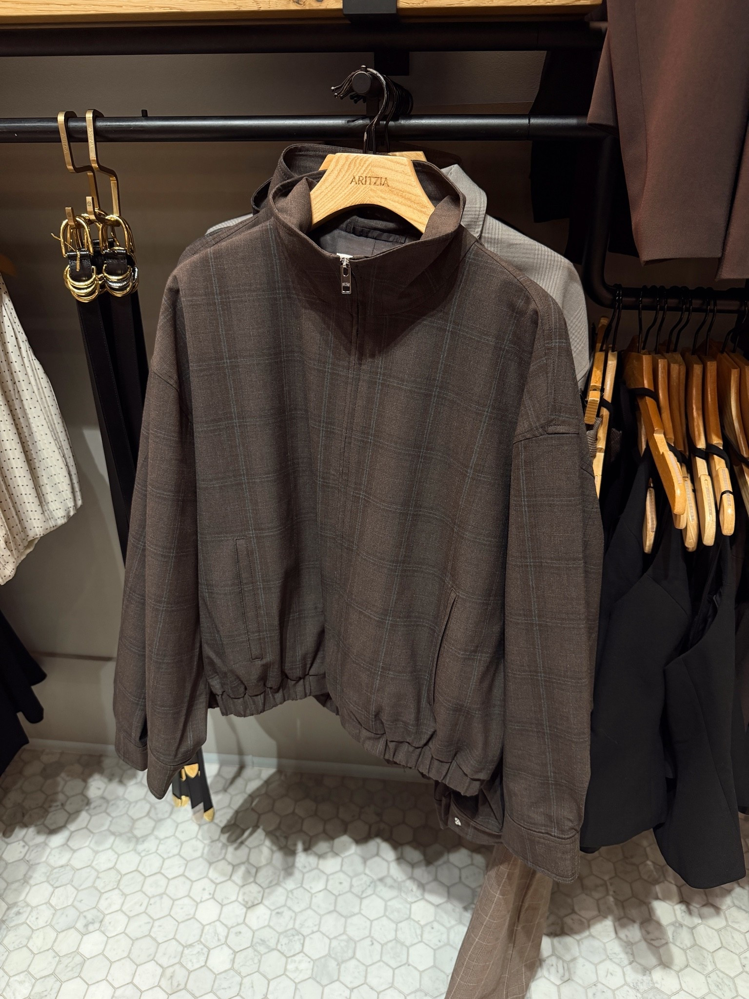 Seeing a lot of plaid bomber jackets for fall! Love this one from aritzia and linked a few others I like!

#LTKSeasonal