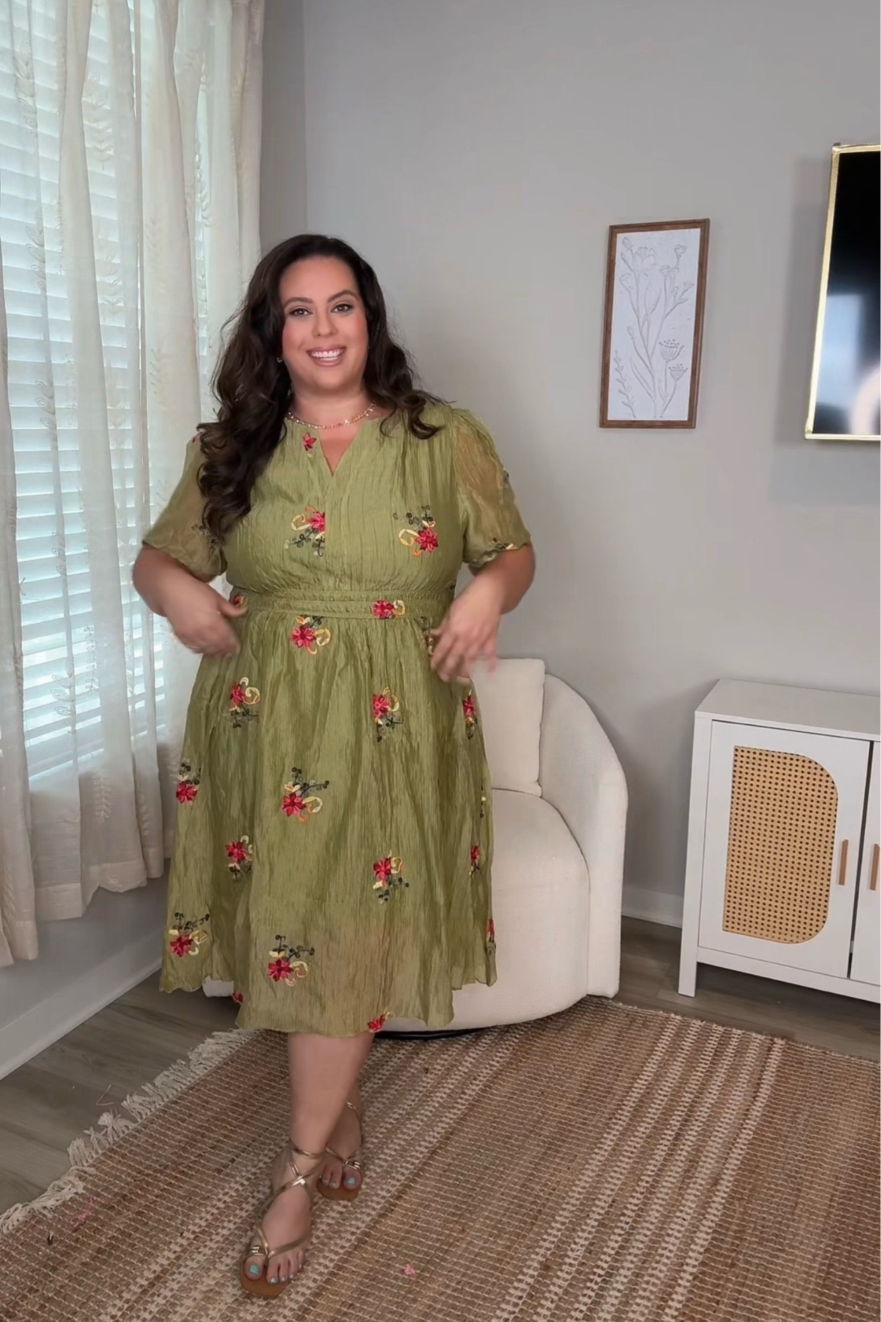 This cute plus size amazon dress has a lining, pockets, sleeves and doesn’t cling to the tummy! Wearing 2x here as an 18/20 42D 

#LTKPlusSize