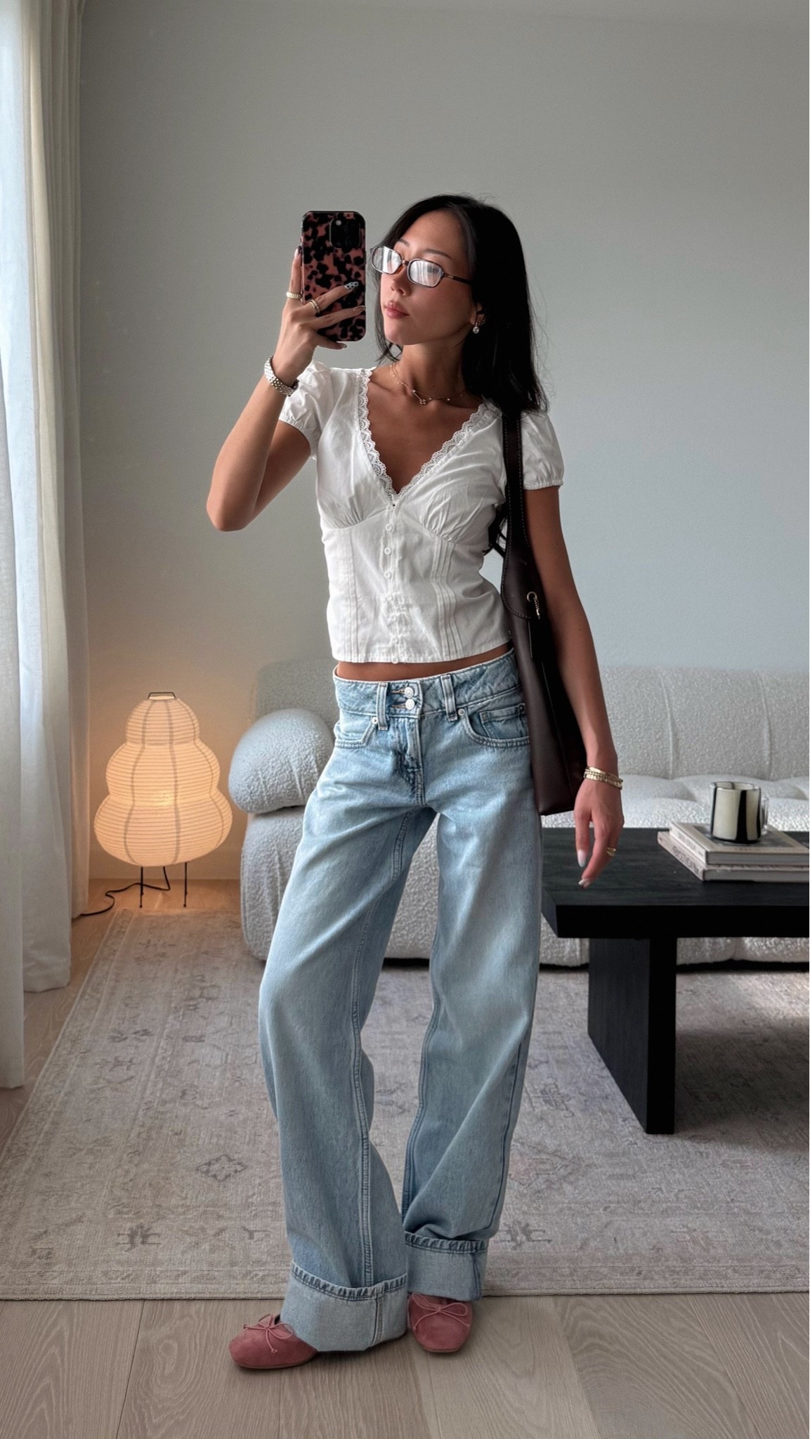 top is size xs, jeans size 24

#LTKootd