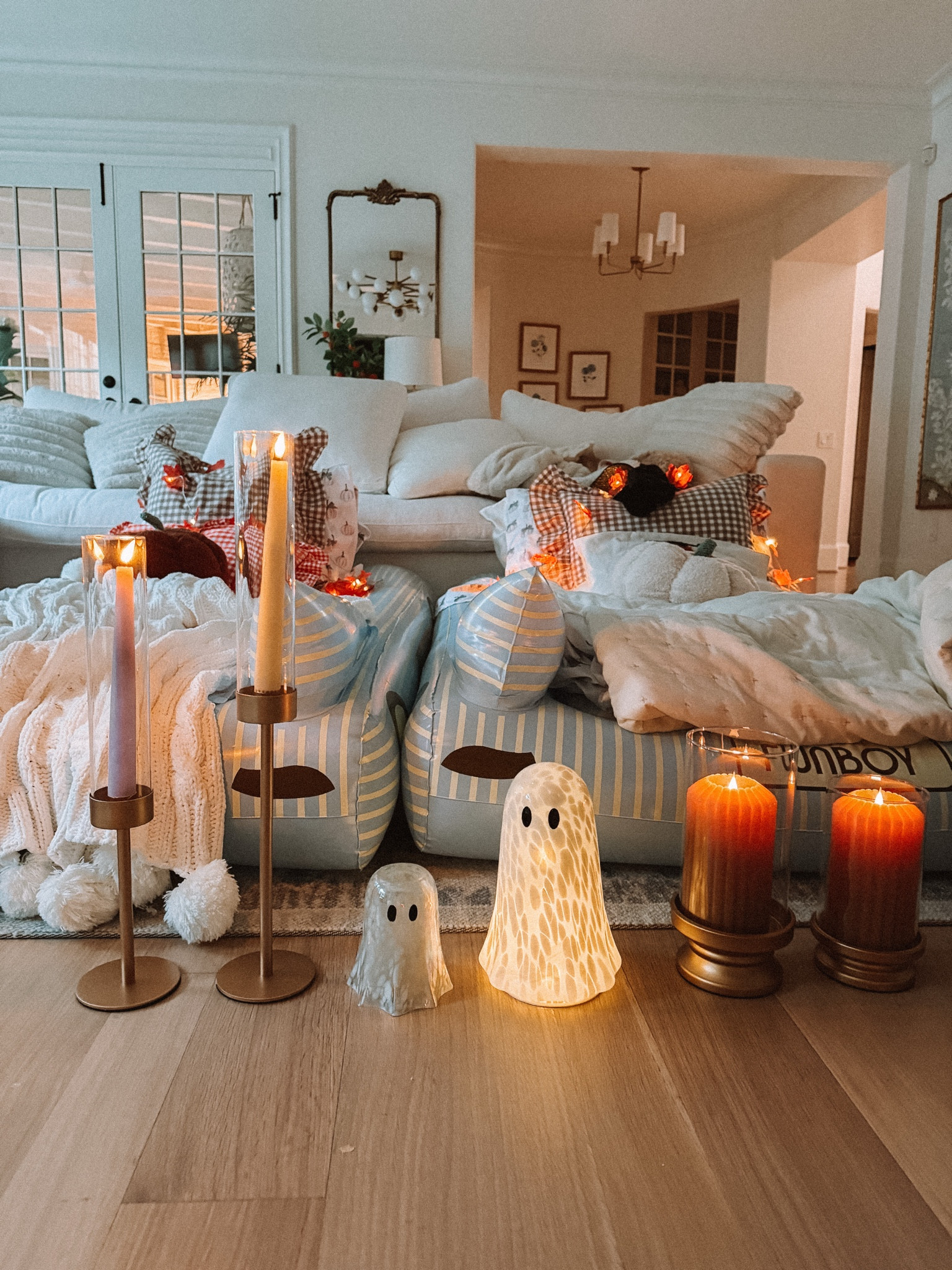 Pumpkin movies, cozy blankets, twinkle lights, and the cutest pajamas 🧡✨ October movie nights don’t have to be complicated to be magical. A few little touches—snacks, lights, cozy PJs—turn a simple night at home into a memory your kids will carry forever. 🍂
#OctoberMagic #MovieNightAtHome #CozyFallVibes #PumpkinSeason #CaseyLeighStyle #IntentionalHome #FallMovieNight #FamilyMemories #TwinkleLightMagic #WhimsicalComfort


#LTKFamily #LTKSeasonal #LTKHome