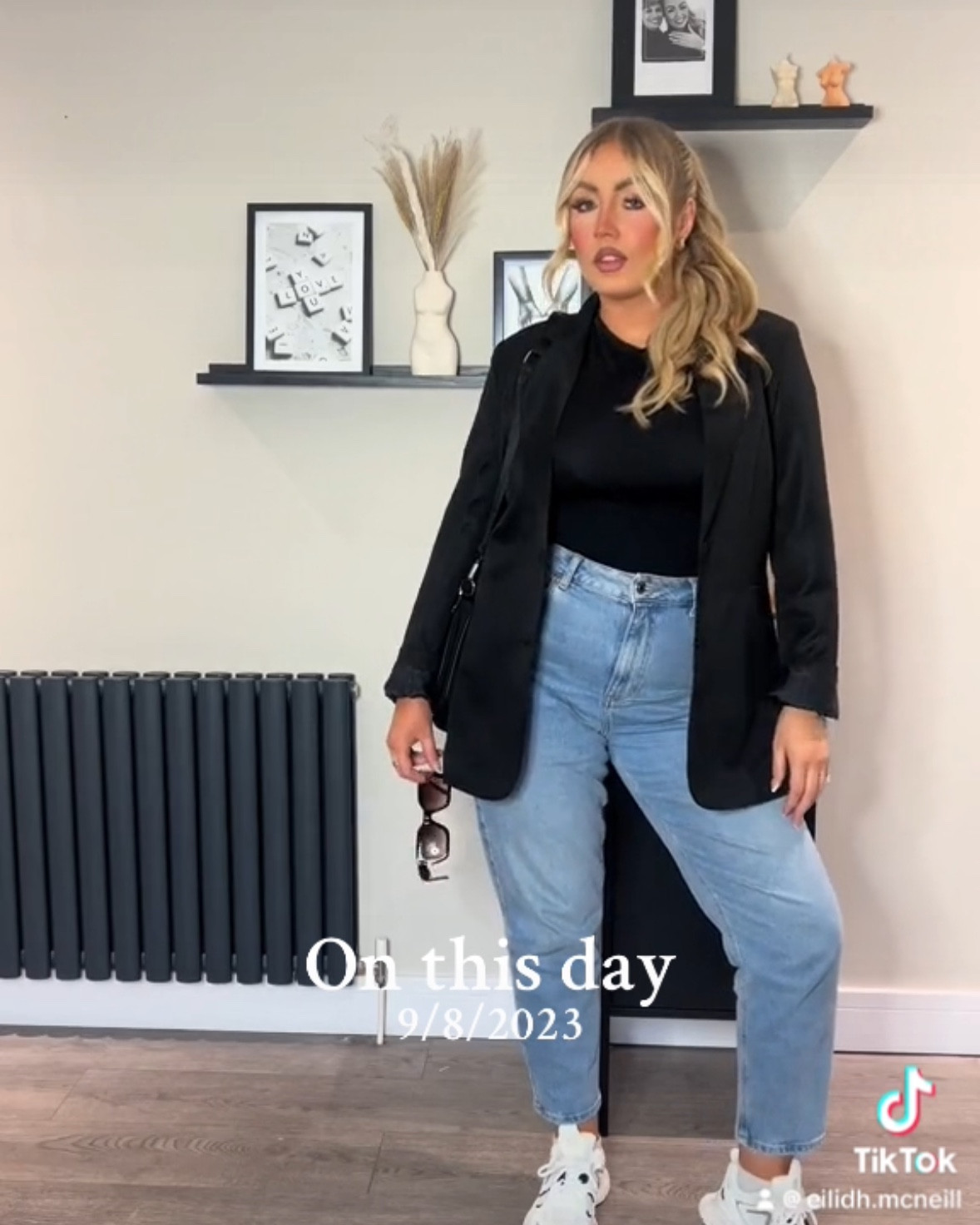 Casual Blazer and jeans look! New look jeans, and shein top shoes and blazer!! Can’t seem to link Shein so have linked boohoo alternatives but dm me on insta for the trainers link!!🔗🖤🫶🏼

#LTKautumn #LTKmidsize #LTKcurves