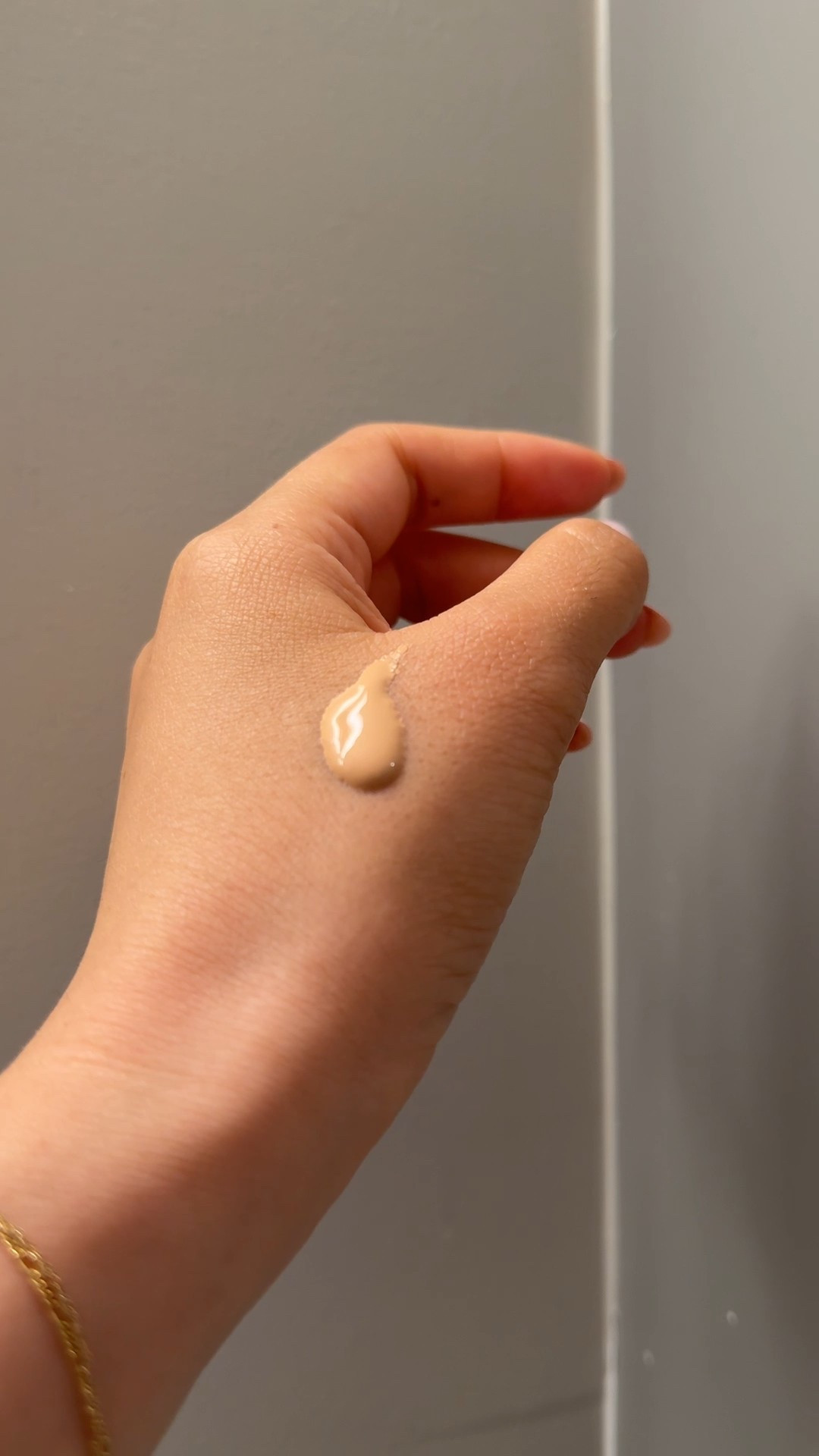 A lightweight foundation that gives the perfect no makeup makeup look 

#LTKBeauty