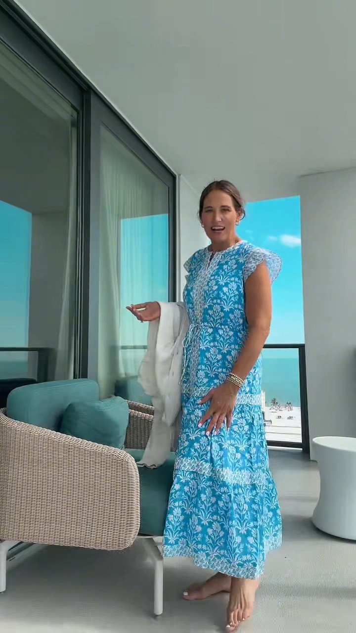 So pretty. This is a great dress  

#LTKSeasonal #LTKootd #LTKOver40