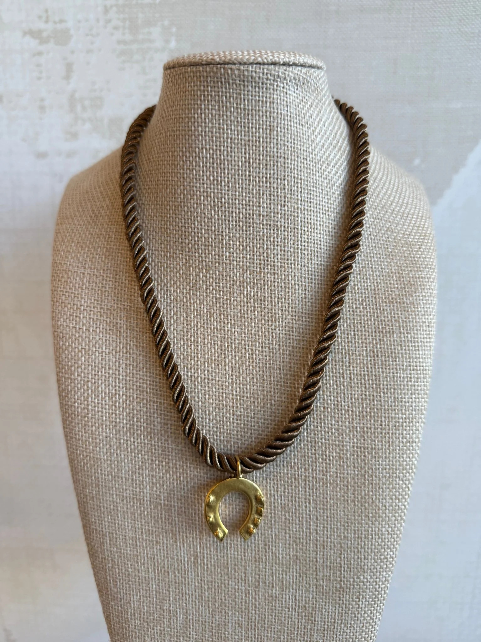 Austin Necklace | Cola Stacks