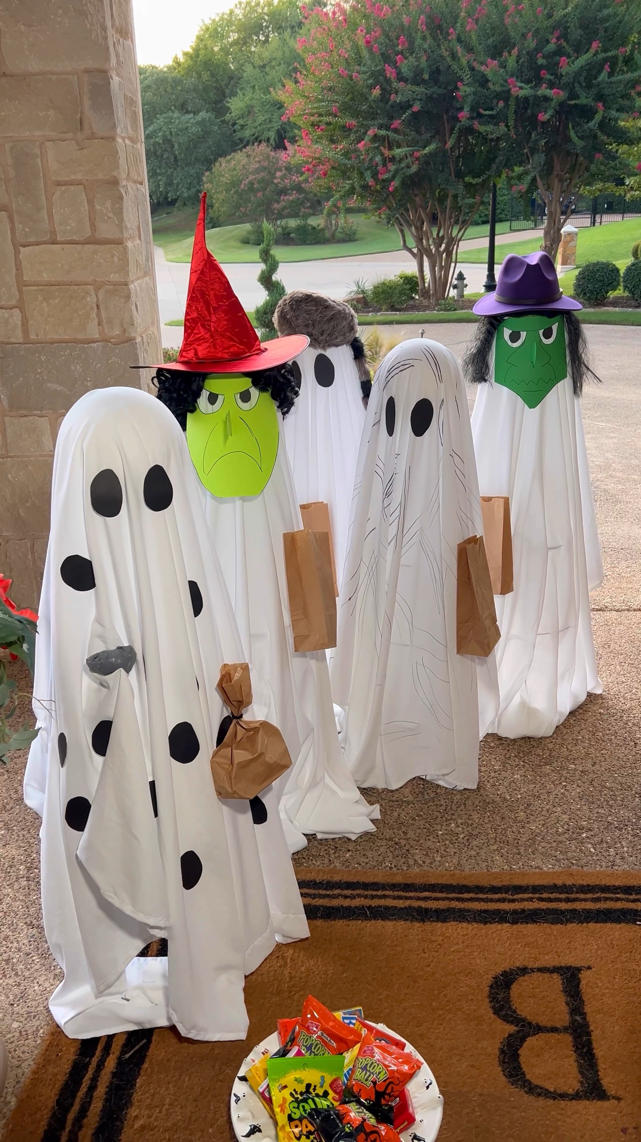 Halloween decor. Sheet ghosts. Charlie Brown Halloween. Halloween pajamas. Halloween diy 