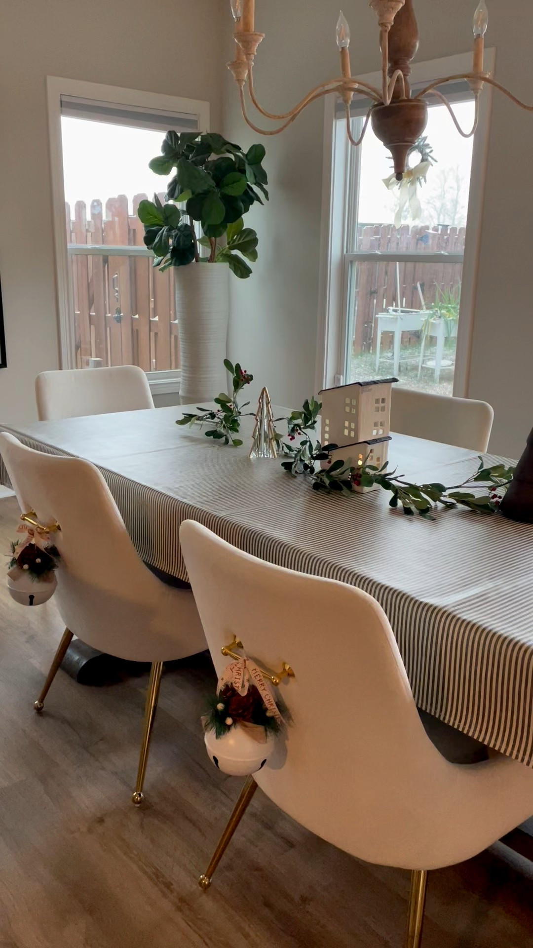 Holiday dining table

#LTKHoliday #LTKHome #LTKSeasonal