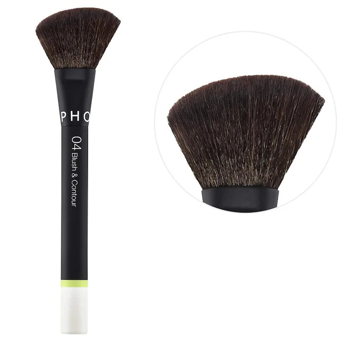 Essential Brush - 04 Cheek | Sephora (CA)