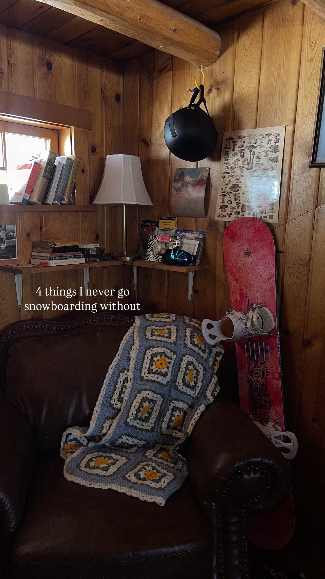 aside from the obvious items like a jacket, what are your essentials on the mountain?? 🏂🫶🏼
.
.
.
#snowboarding #snowboardlife #skibum #jacksonhole