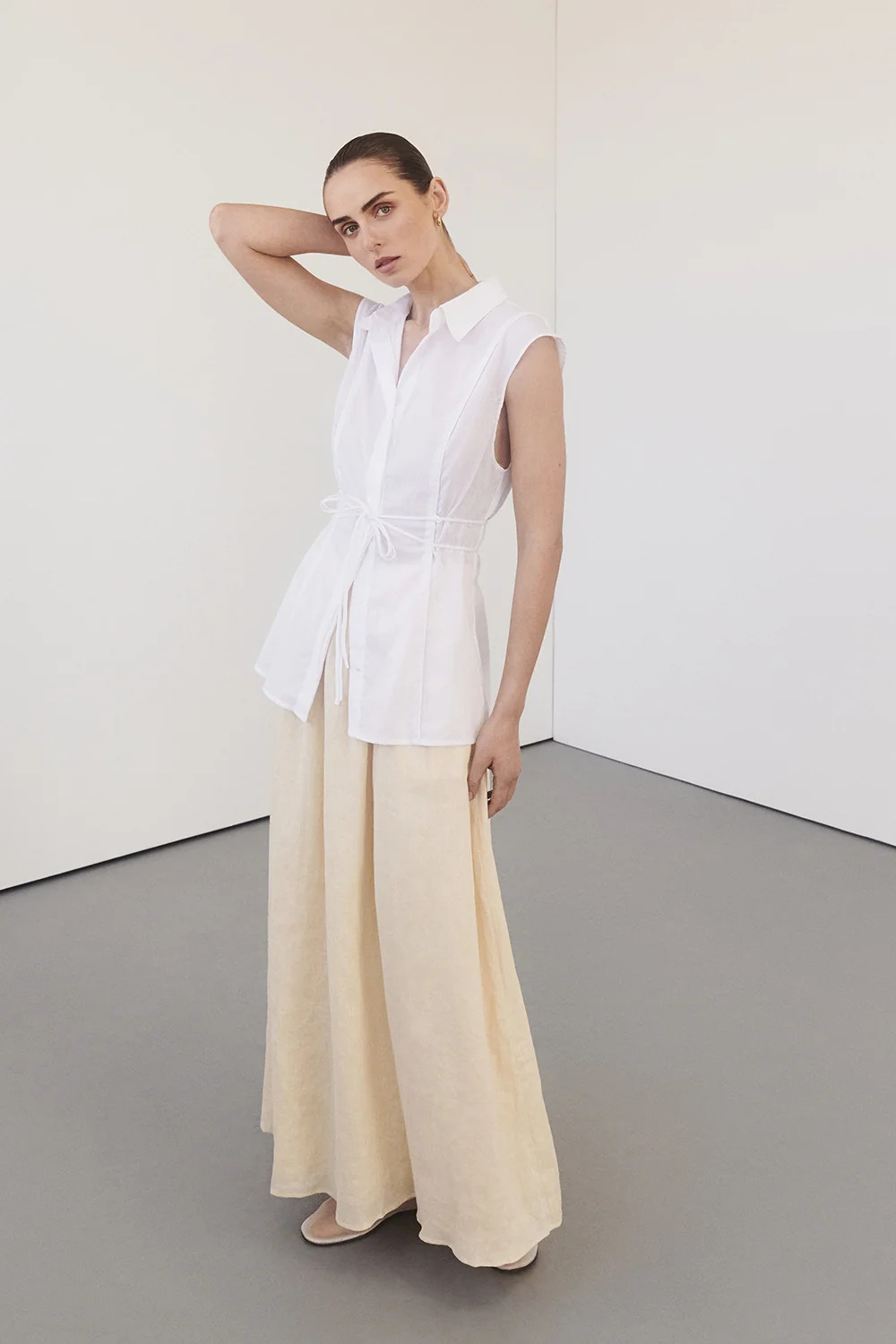 JASE WHITE LINEN SLEEVELESS TOP | DISSH