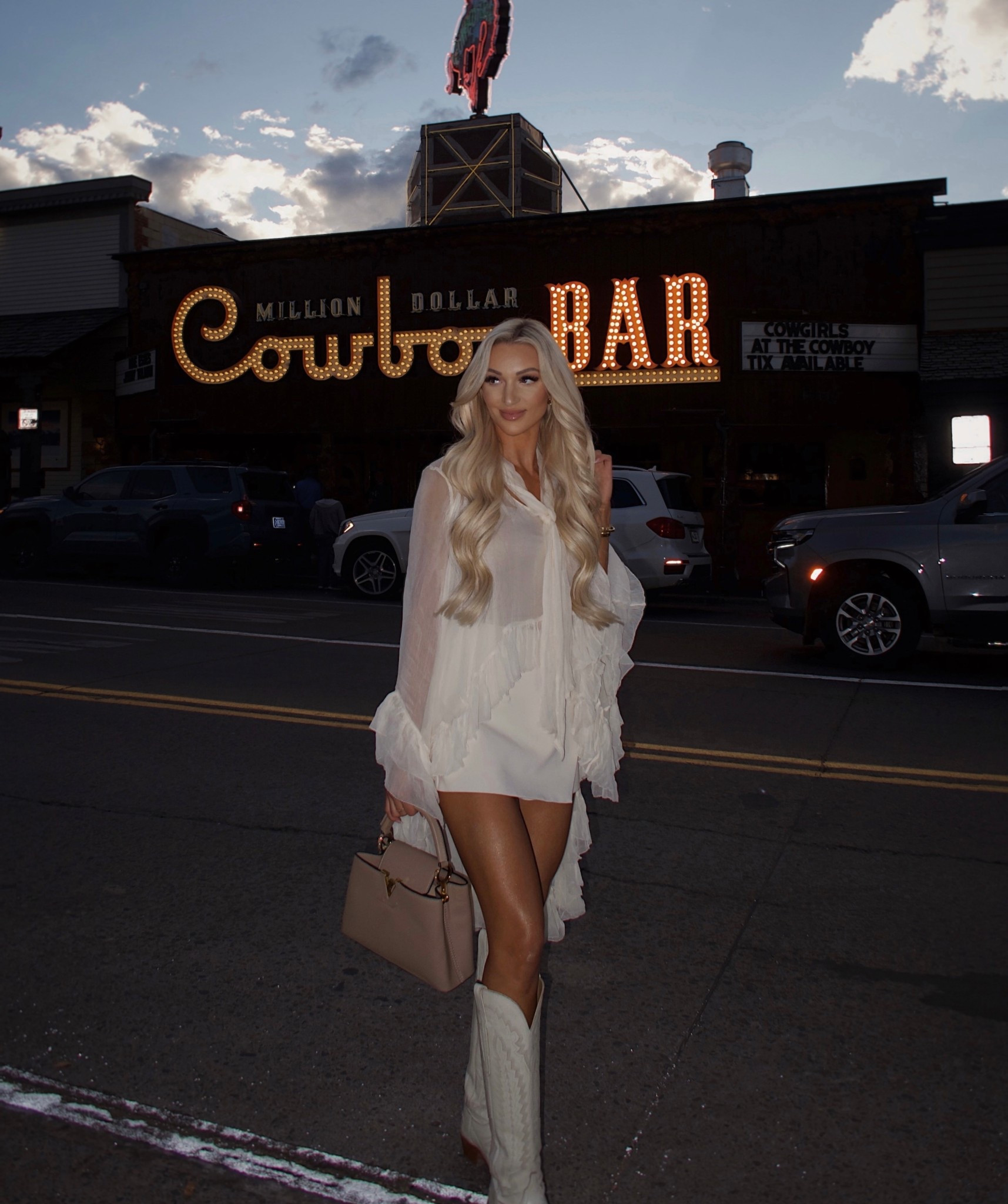 Classy cowgirl style 🤠 #LTKwestern #LTKcountry #LTKjacksonhole 