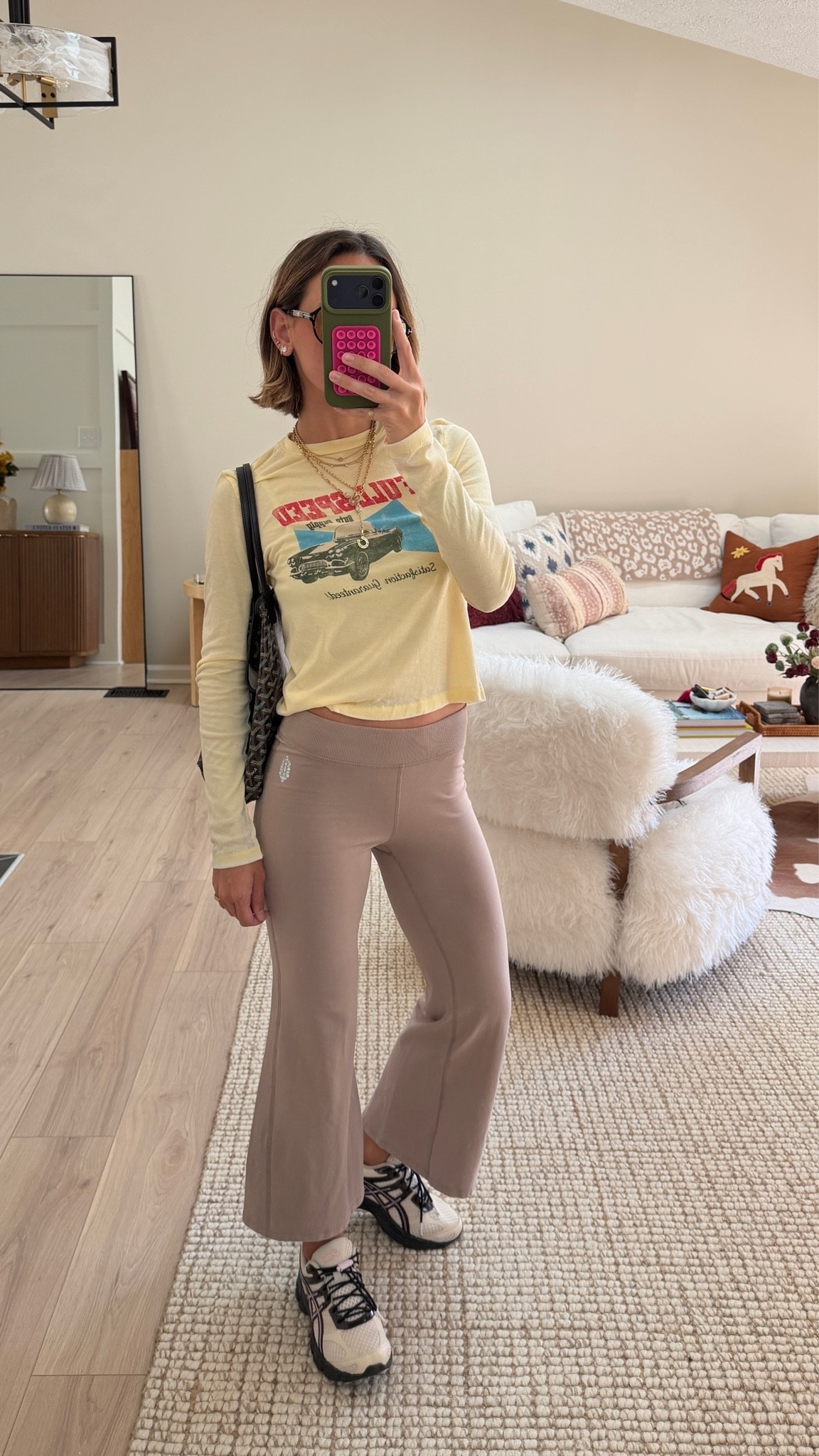 Farmers market! Small tee xs bottoms. This color bottoms are sold out so linked exact in black and another similar pair!