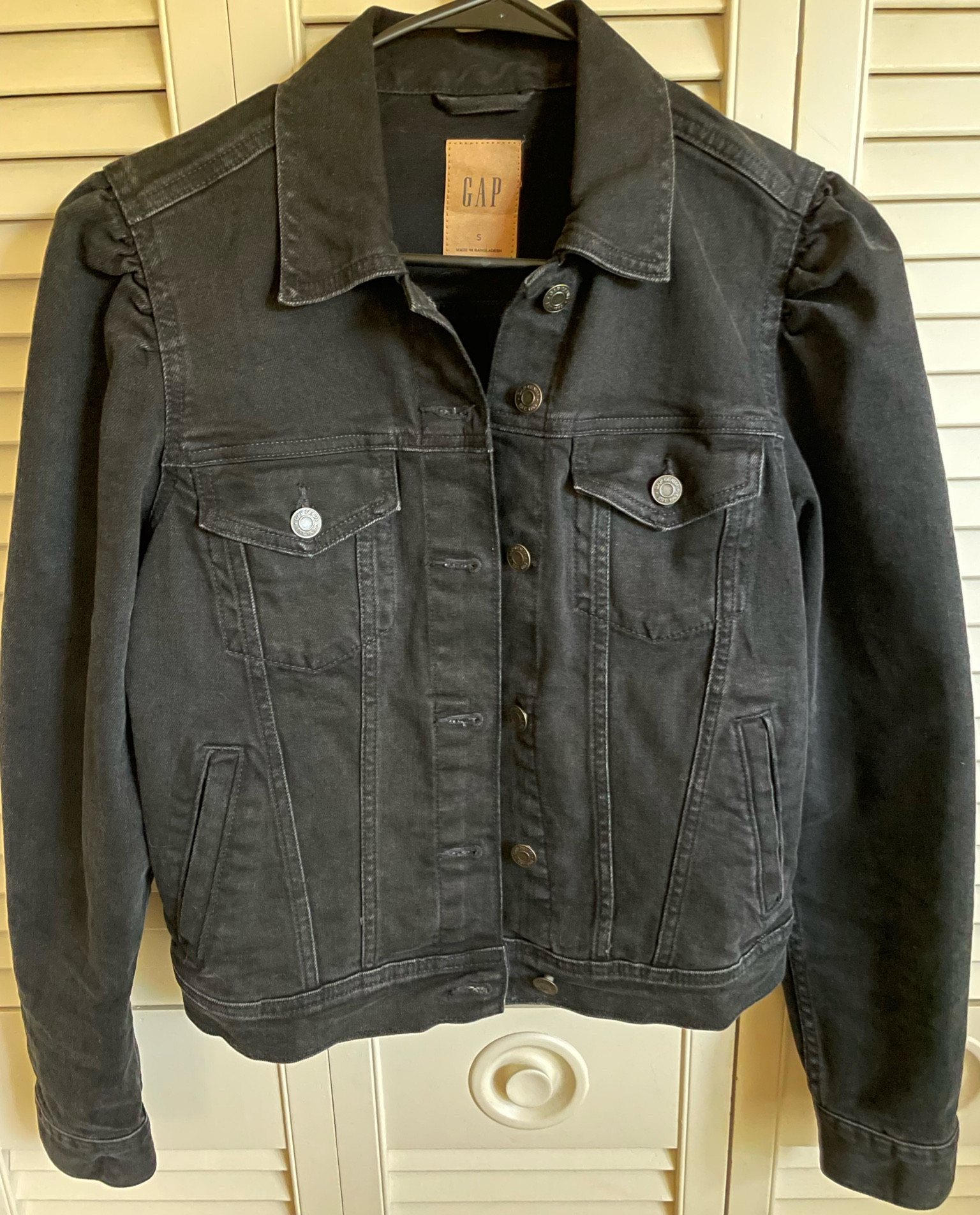 This jean jacket has a puff sleeve that gives it something special! Small and extra small both fit, but ultimately went with the small for layering, so don’t size down

I linked all of the jean jackets you need for fall and all are on sale

Jean jacket, denim jacket, fall pants, fall outfit, fall transitional outfit, back to school, teacher outfit, work outfit, basic white t shirt, casual work outfit, fall fashion, trends, school outfit, business casual, sneakers, Nike sneakers, sneakers with trousers outfit, high rise trouser, wide leg pants, pumpkin patch, school, travel outfit, casual work outfit, Halloween, jeans, family photos, casual Friday, closet staple

#LTKfindsunder50 #LTKtravel #LTKU