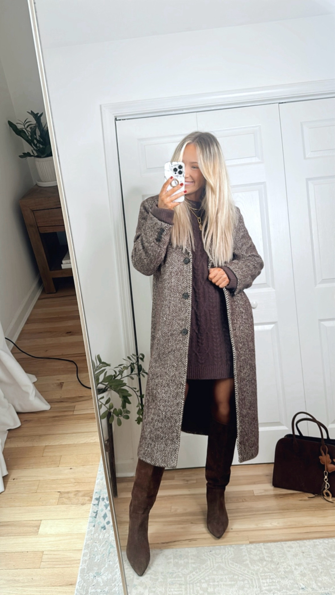 Brown fall outfit idea

Thanksgiving outfit
Fall coat
Abercrombie fall dress
Brown suede boots 