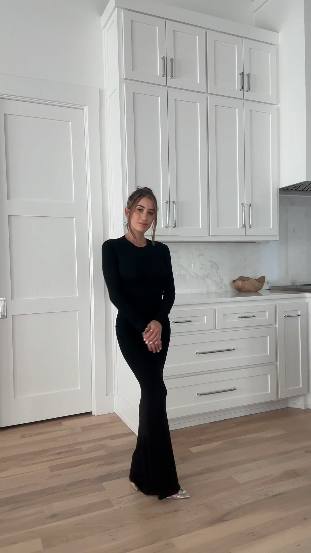 Bodycon ribbed flattering maxi dress petite friendly clear heels holiday outfit thanksgiving outfit  