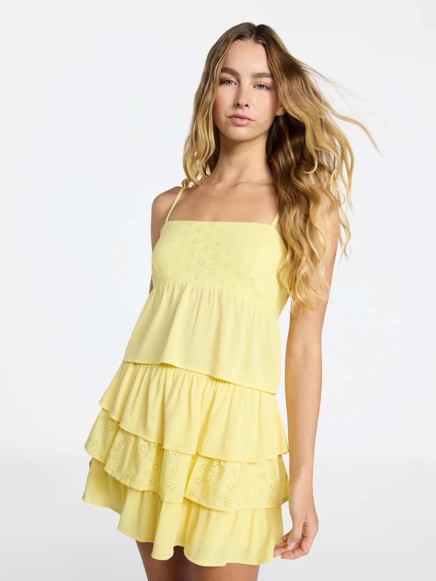 No Boundaries Woven Eyelet Cropped Cami and Mini Skirt Set, 2-Piece, Women's XXS-XXL | Walmart (US)