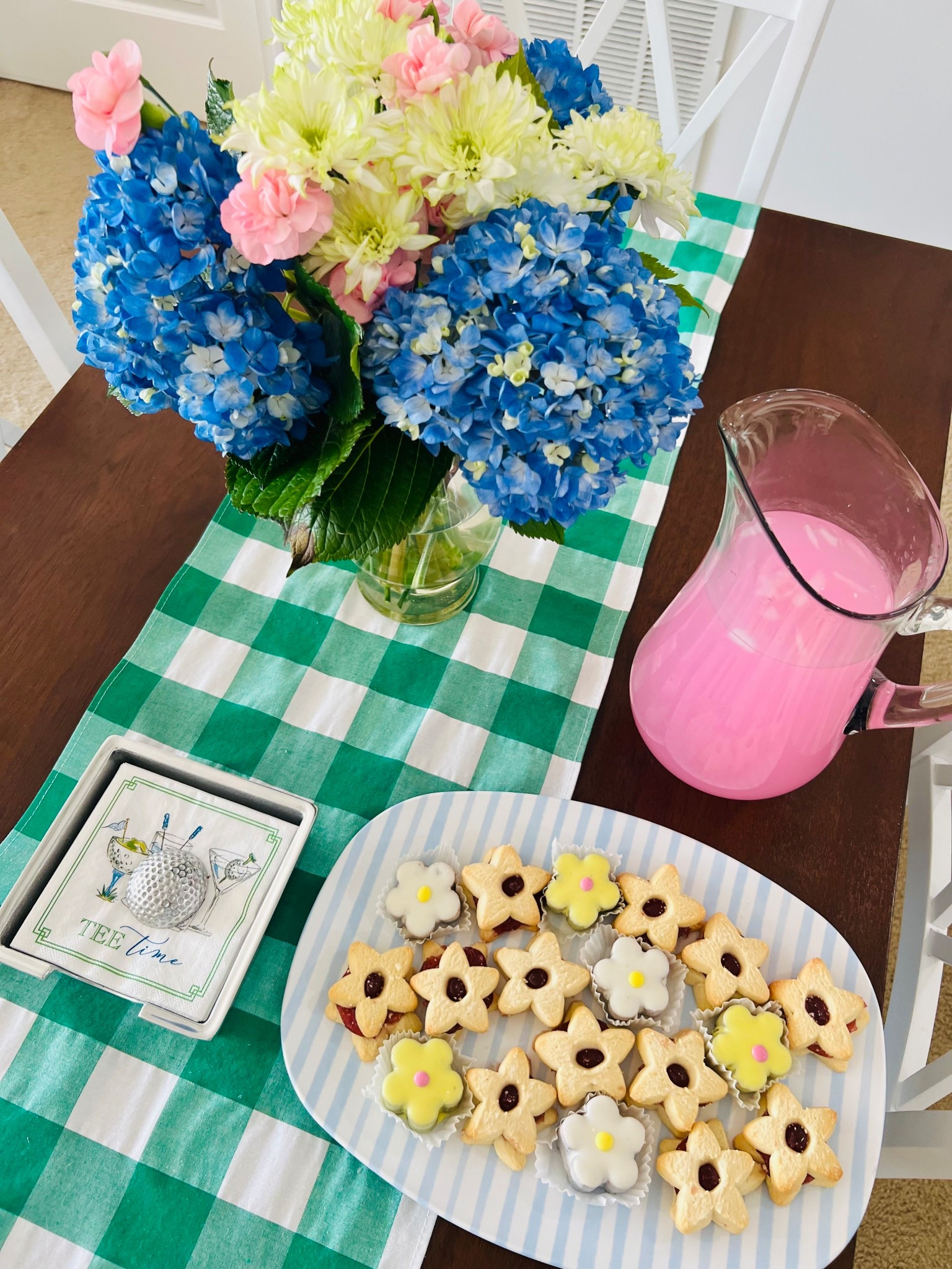 Hosting Ideas || Hostess Gifts || Home Decor || Grandmillennial Home || Colorful Home || Hydrangeas || Golf Gifts 

Love this Mariposa tray and napkin holder! 

#LTKHome