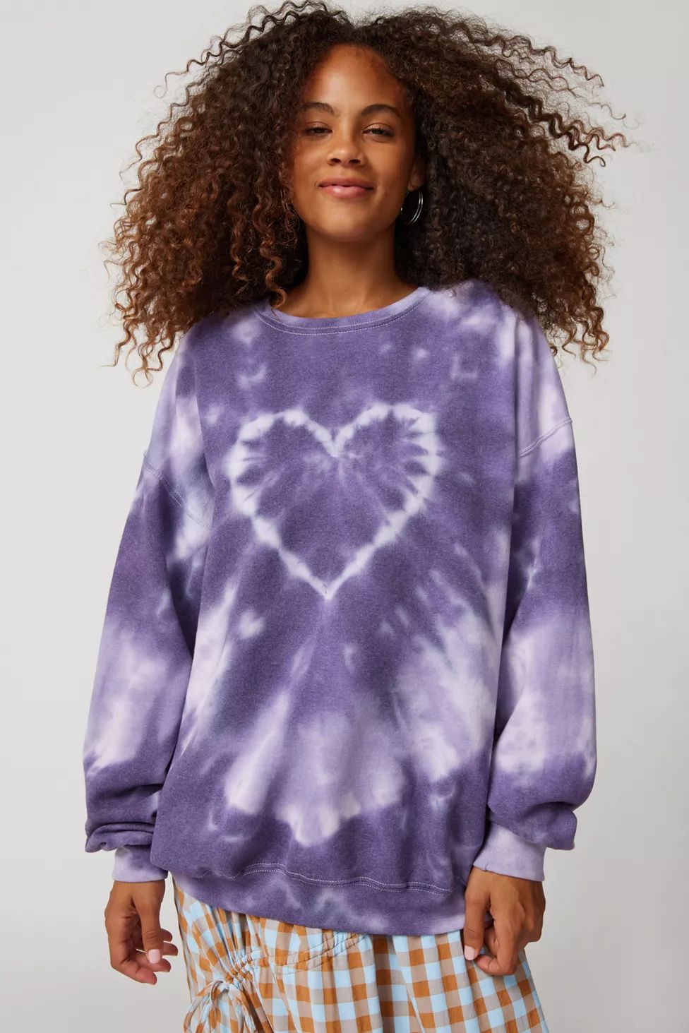 Urban Renewal Remade Heart Tie-Dye Crew Neck Sweatshirt | Urban Outfitters (US and RoW)