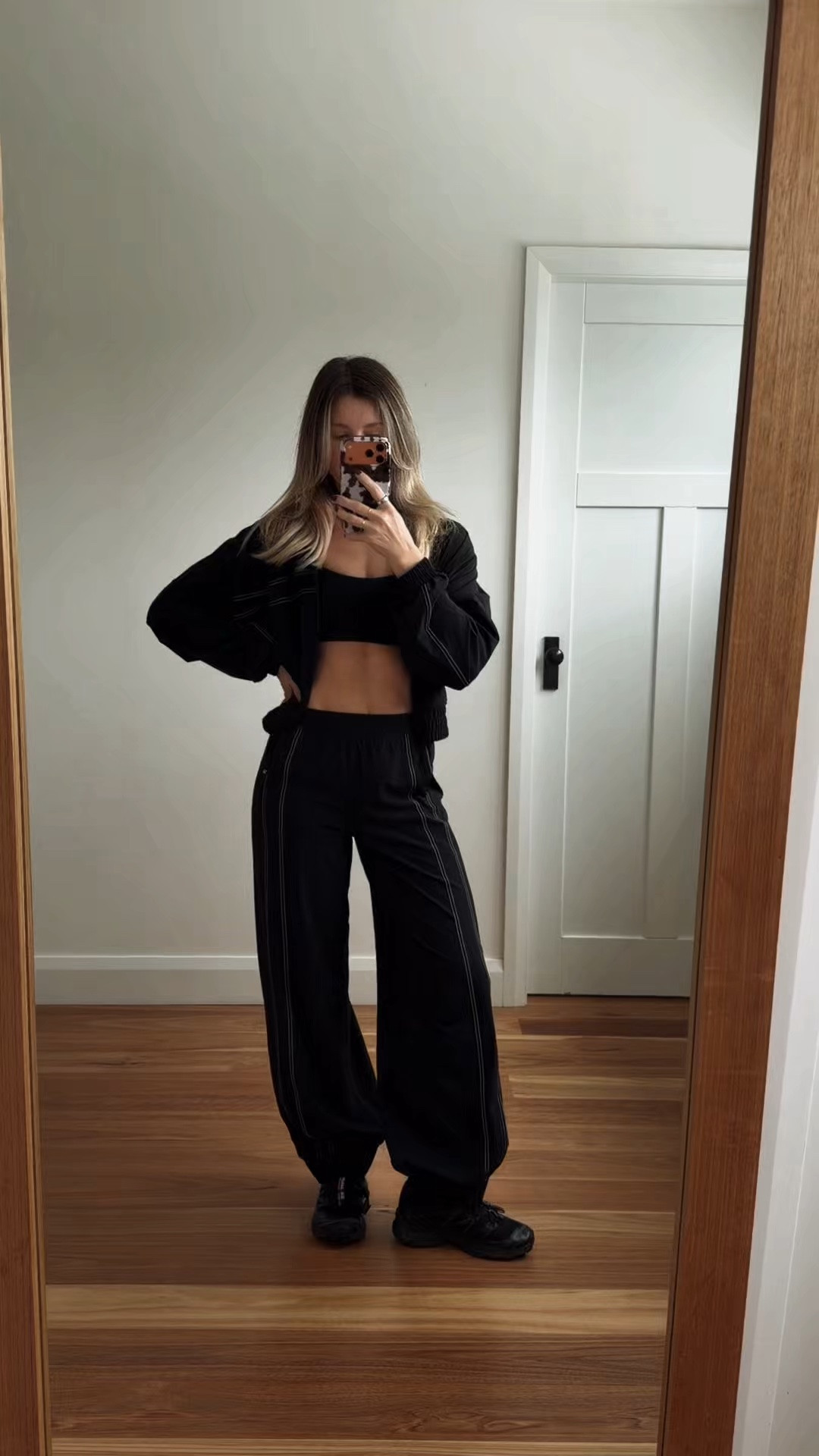 My week in gym outfits! 
I wear size 4 (aus 8) in everything except the always effortless jacket I size up to a medium! I’m 165cm tall