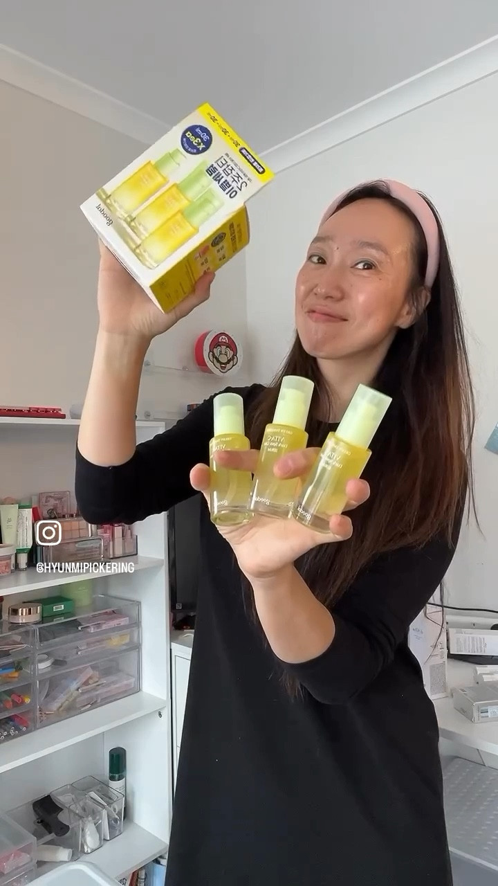 Love this #GOODAL , Now Triple Set🎀
: Green Tangerine Recipe is working, 
next morning so happy♥️ 
Brightening & Wrinkle Care, Love it🍊

*bought my own🌸
🏷️ GOODAL Green Tangerine Vita-C Dark Spot Care Serum Triple Set

*when my goodal run out of moment, 
I was scared😁, quickly ordered more🫧
Bought double set before, now there is triple set😻

I love ☀️, walk a lot under the sun
Going beach a lot with kids
This GOODAL helps me a lot to keep my skin tone way I like to be stay, 
love this Tangerine Tightening feeling🧡

🎁discount code : HYUNMI2023
➡️worldwide fast shipping✈️ 

KOREAN SKINCARE🌸

#goodaldarkspotserum #goodalserum #darspotserum #brighteningserum  #brighteningskincare #wrinklecare #wrinkleserum #skintighteningtreatment #koreanskincare #oliveyoungglobal 

#shopltk #ltkunder50 #ltkbeauty 

#LTKeurope #LTKaustralia #LTKbeauty