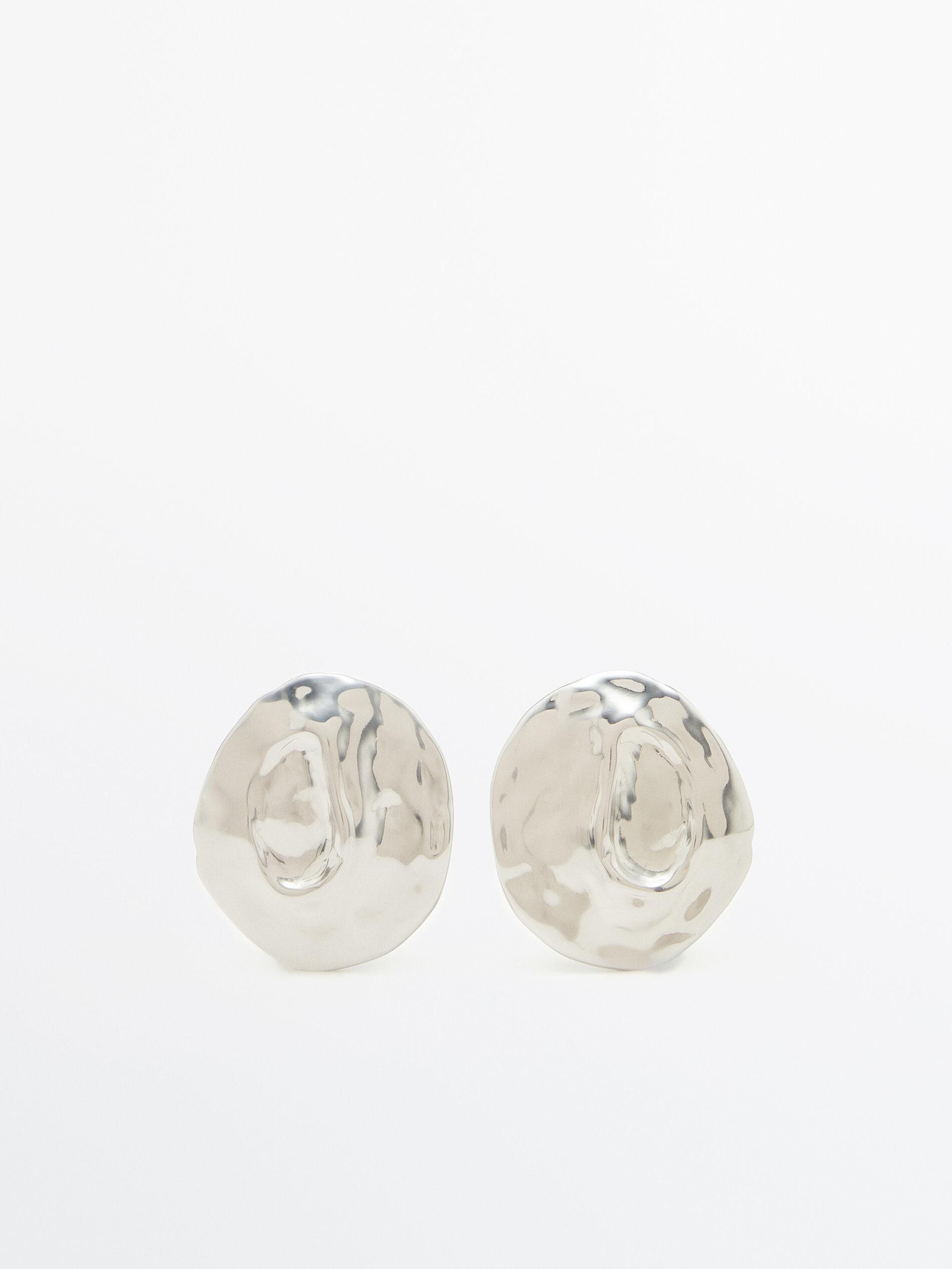 Runde Ohrringe mit Textur – Limited Edition | Massimo Dutti DE
