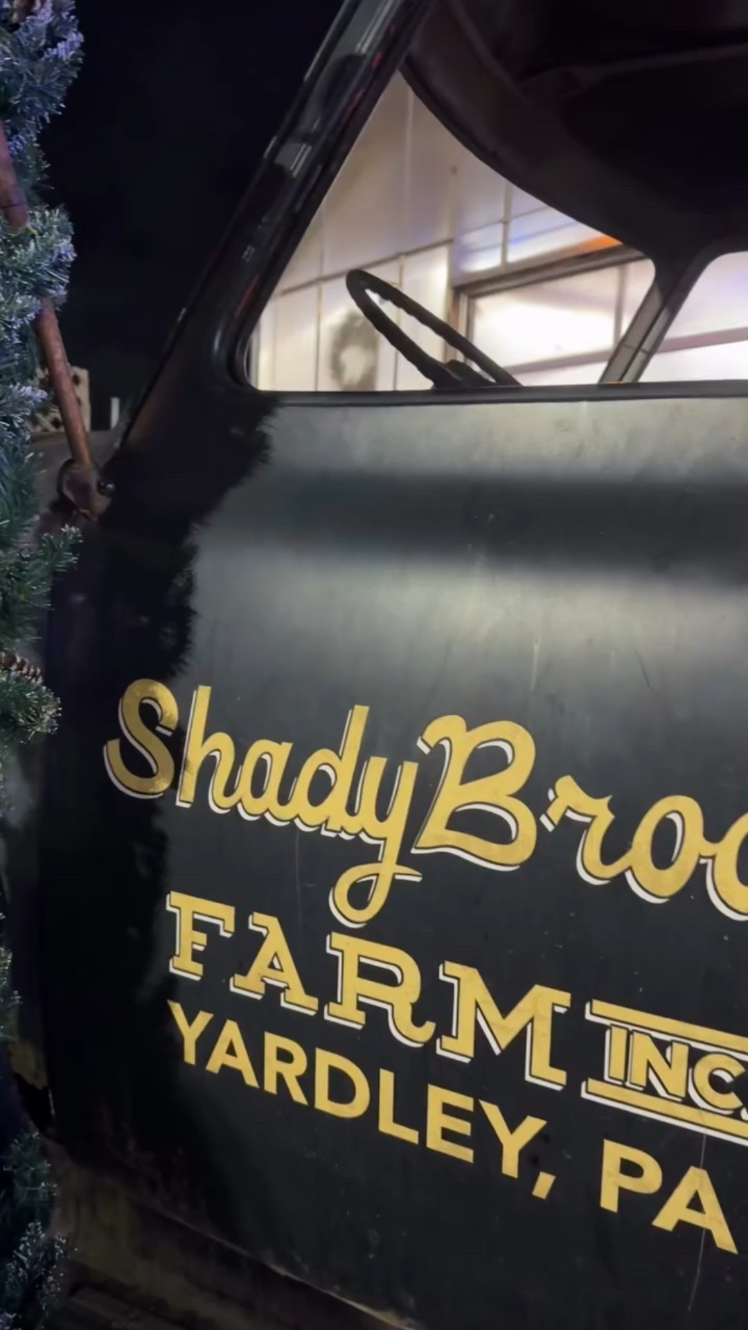 @shadybrookfarm date night with our besties @myfavoritemallory + ended the night at our old watering hole @patriotscrossingtavern 🎄✨ #christmas #christmaslights #shadybrookfarm #christmasseason #christmascheer