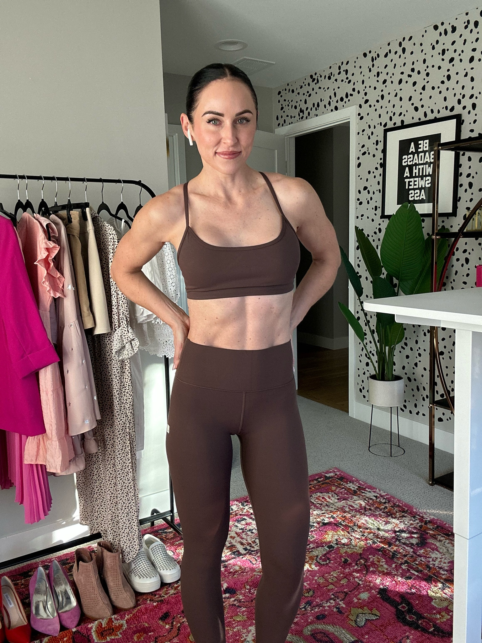 @vuoriclothing is the absolute best gift to give this holiday season! Their AllTheFeels™️ set in java just dropped and is so flattering, SO soft, and perfect for layering! Check out all my favorites from the season here. You’re going to LOVE their clothes. LOVE! #ad