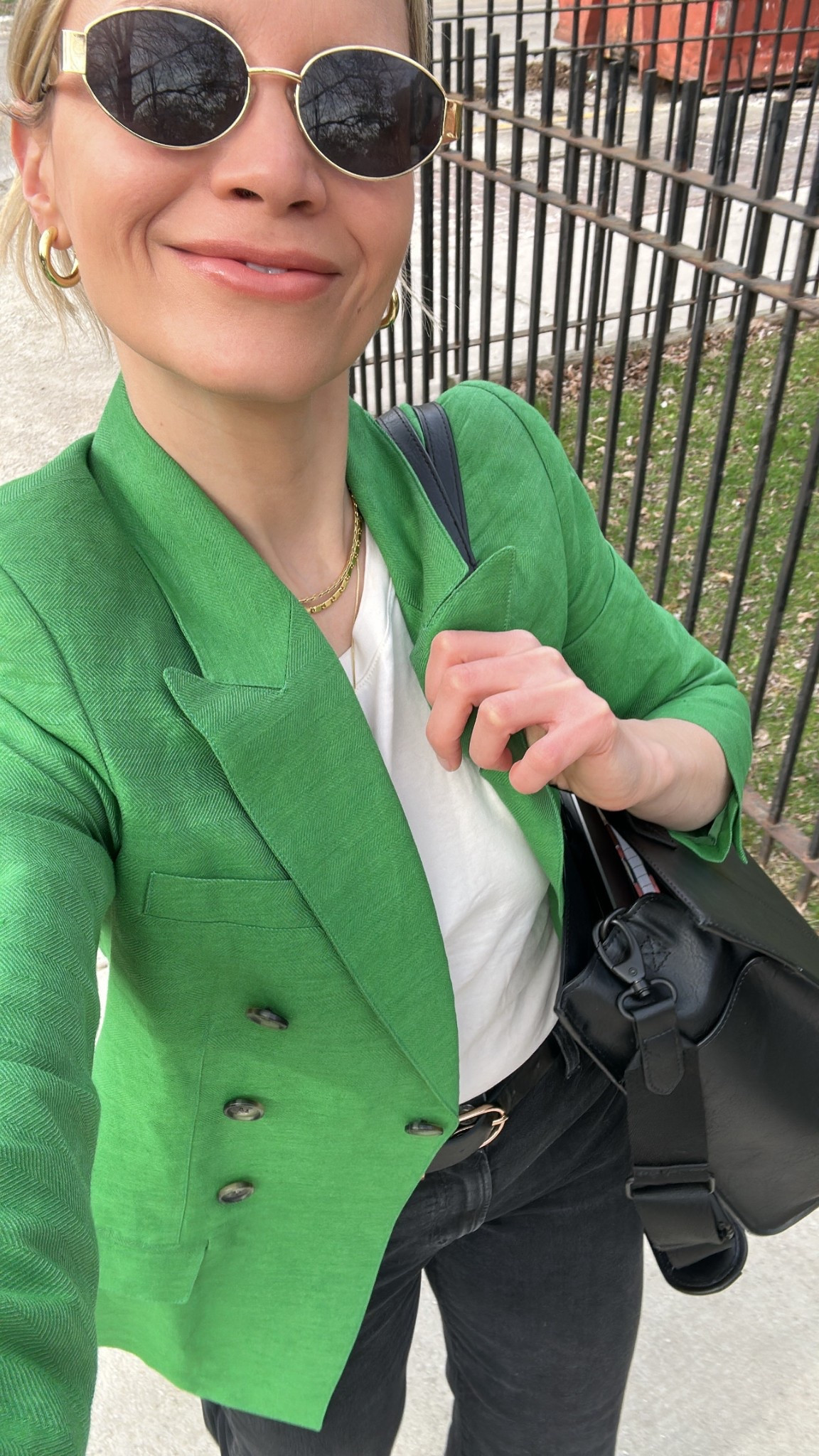 loving this pop of color for spring 🌷

spring outfit | ootd | linen blazer