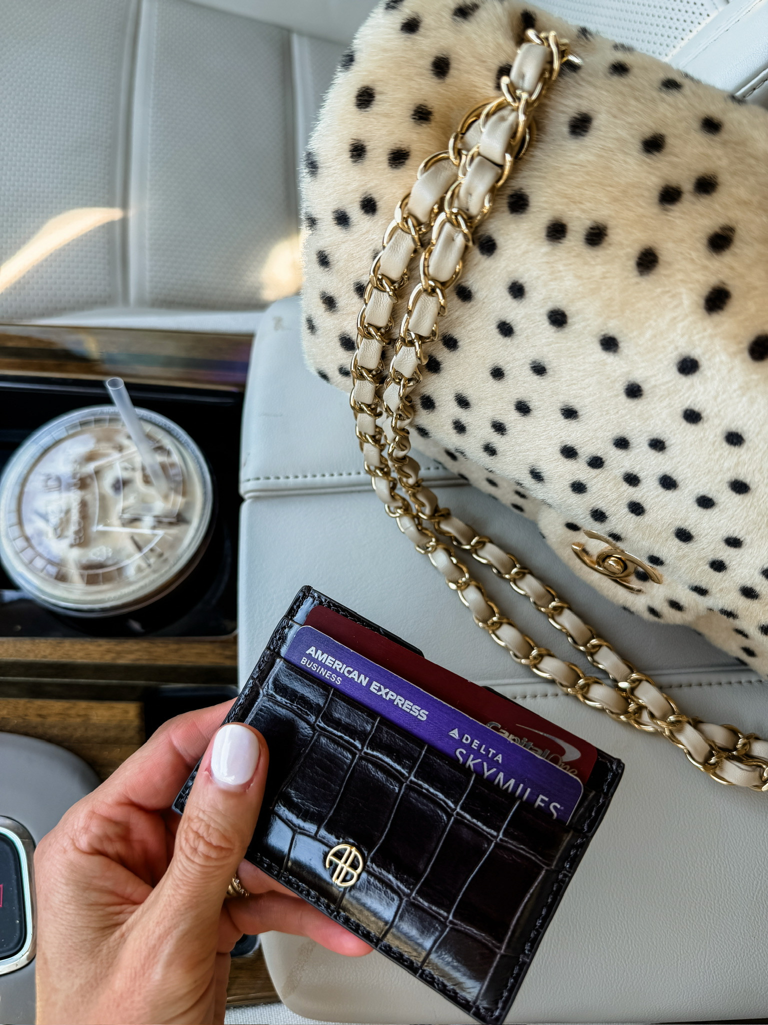 Designer purses and wallets are probably the fashion finds that I truly splurge on! I love finding preowned purses too that are older and have character to them!

Loverly Grey, designer purse, designer wallet, accessories, splurgeworthy 

 #LTKSeasonal