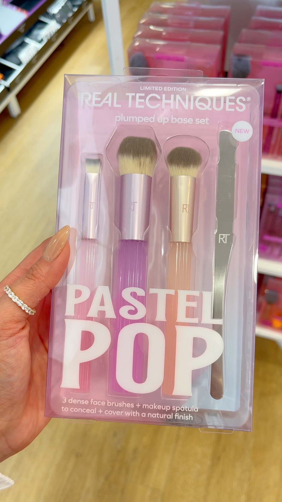This is your sign to invest in some new brushes, and anything by Real Techniques will last a lifetime! Pastel Pop Plumped Up Base Makeup Brush Set is under $20 and comes with 
RT 100 Soft Accent Brush (1 ct)
RT 099 Expert Edge Brush (1 ct)
RT 098 Small Conceal Brush (1 ct)
Makeup Spatula (1 ct)
#realtechniques #ultabeauty


#LTKSpringSale #LTKbeauty #LTKVideo