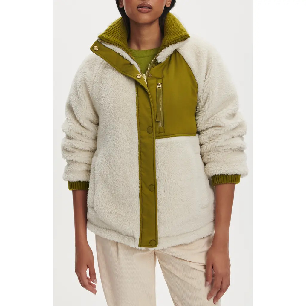 Varley Glover Packable Reversible Jacket in Birch /Bright Moss at Nordstrom, Size X-Large | Nordstrom