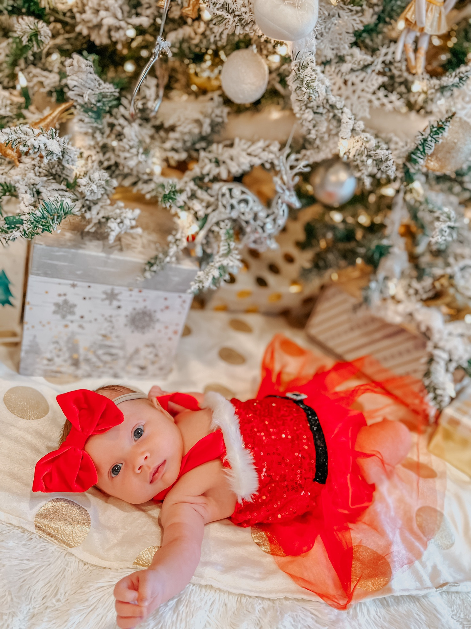The cutest baby outfit for Christmas! 

Christmas. Baby Christmas Outfit. Sequin Christmas Outfit. Santa Outfit. Baby’s First Christmas Outfit. Baby’s First Christmas. 


#LTKHoliday #LTKBaby #LTKKids