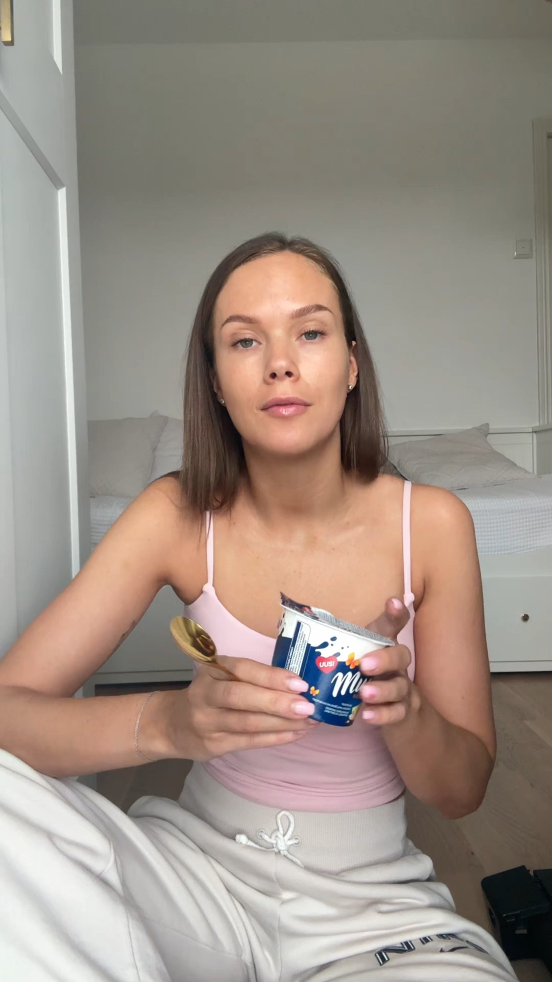 GRWM / Cult Beauty lemmikud

CT Flawless Filter toon 4.5
CT Glow tint foundation toon 6 medium
CT contour wand toon medium/dark
CT bronzer toon tan
Hourglass concealer toon fawn