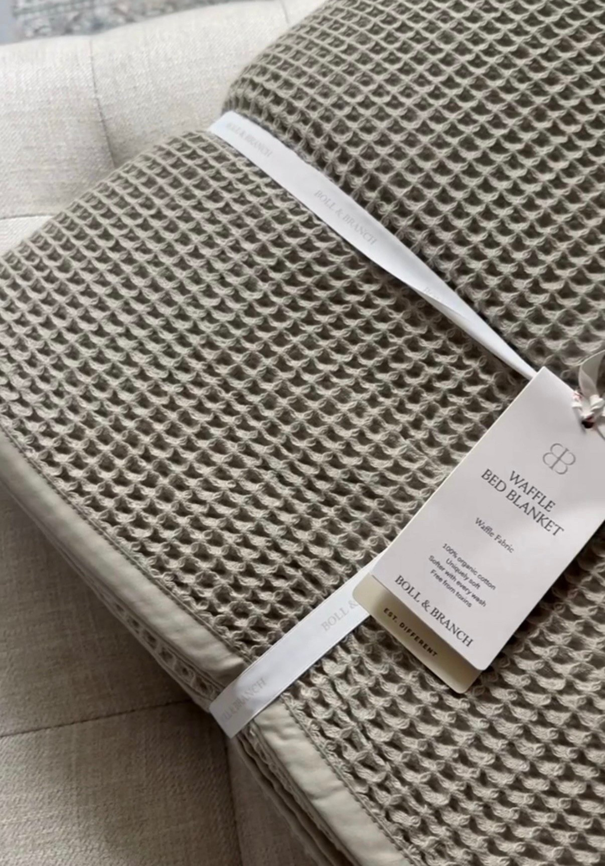 ✨ Loving this waffle weave blanket find so much!🤎

The texture on this one is so beautiful — it has that classic waffle weave look that adds instant dimension and coziness to a bed, and it’s the perfect lightweight layer for spring and summer.

I love pieces like this that make a bed look more styled and designer without needing a ton of extra pillows or decor. The neutral color works with everything and gives that elevated, hotel-style bedding look.

Such a good piece for layering at the end of the bed or using as your main blanket on warmer nights. It feels soft, breathable, and one of those timeless staples you’ll use year after year.

Linking this one plus more of my faves from the brand ✨