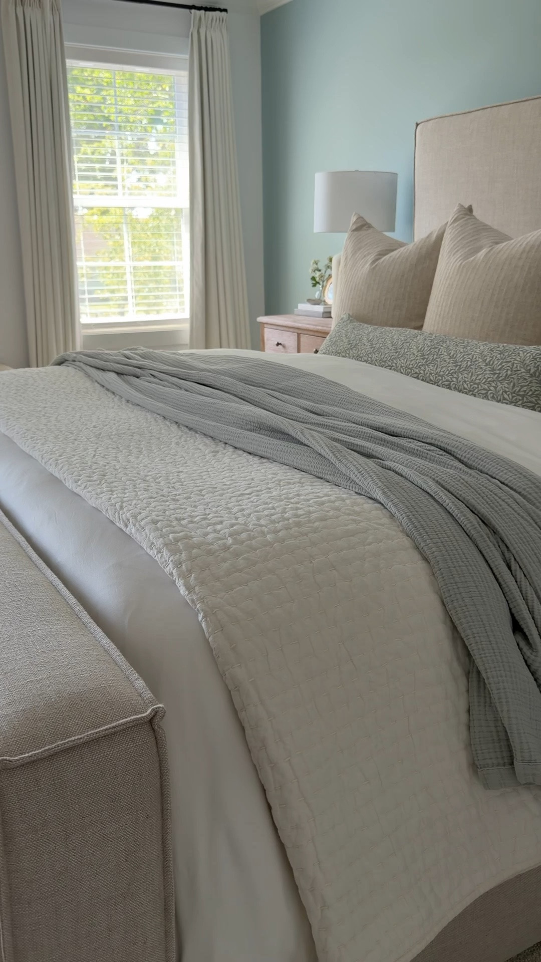 #ad There’s just something about simple, airy bedding that makes a room feel instantly calmer 🤍

Effortless layers, soft neutrals, and that cozy high end hotel feel without trying too hard. This bedding from Quince has made my bed my favorite place to be ✨

@quince #QuincePartner @shop.LTK #liketkit