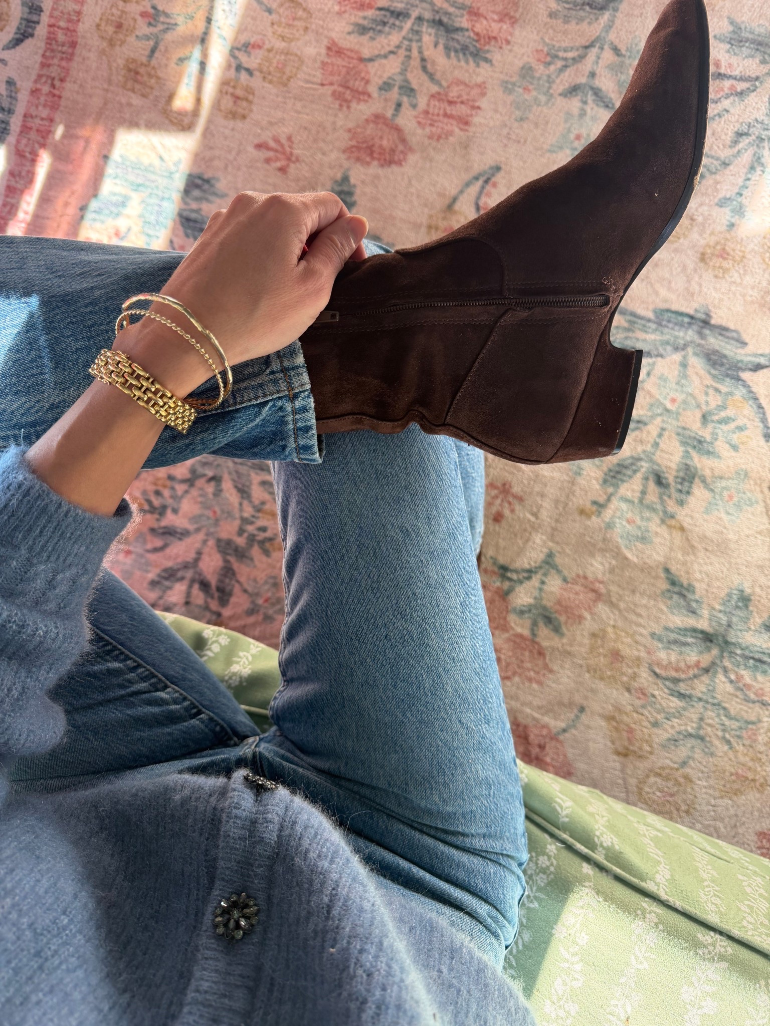 The suede boots I wear multiple times a week! Runs TTS and 40% off!!

#LTKSaleAlert #LTKFindsUnder100 #LTKWorkwear