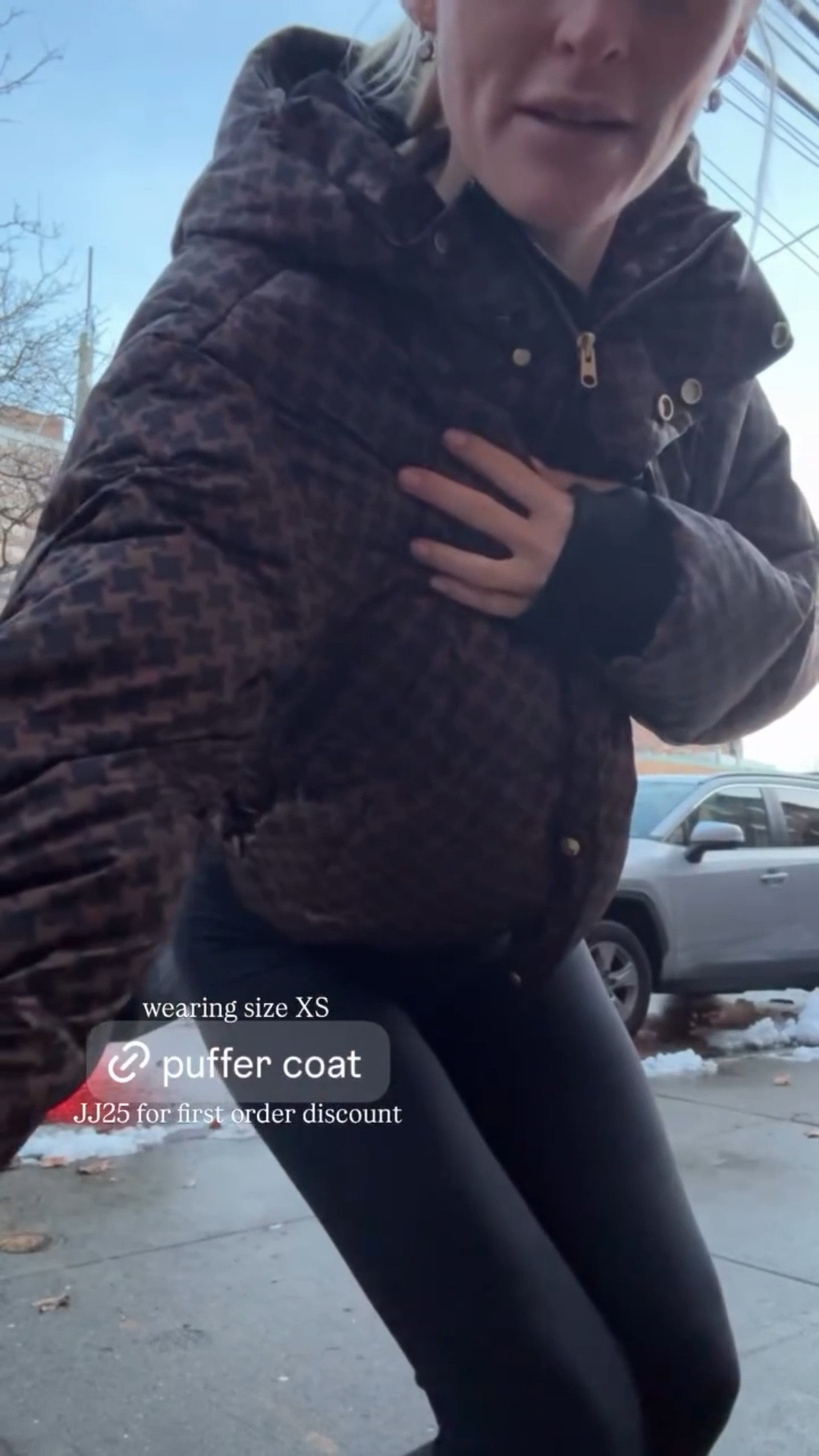 I love this Rhone puffer coat! Also comes in beige and black. I’m wearing size XS 🖤 Use code JJ25 for a discount at checkout!