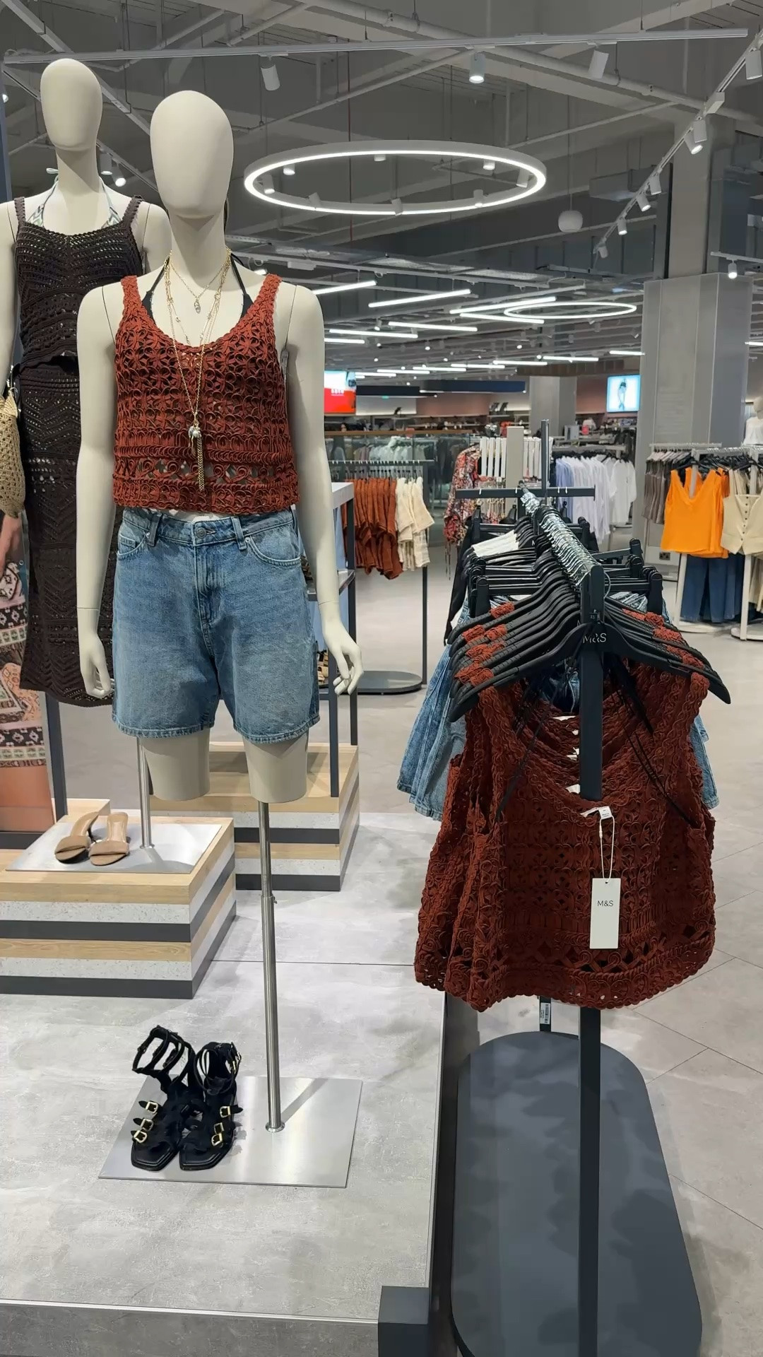 M&S top pick. 

Brad bag, crochet beach bag, broiderie anglaise dress, casual dress, gold Estelle earrings, charm necklace.

#LTKuk #LTKsummer #LTKfestival