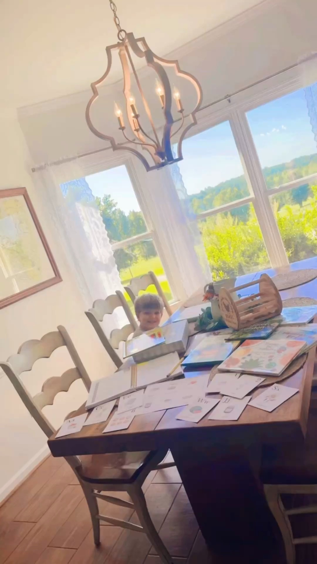 And we love a new start to the week with a fun 🤩 new homeschool preschool unit ✏️ - this week is all things “farmer’s market” - 🍎🌽🍅🫐🧺🌼💐🌻✨