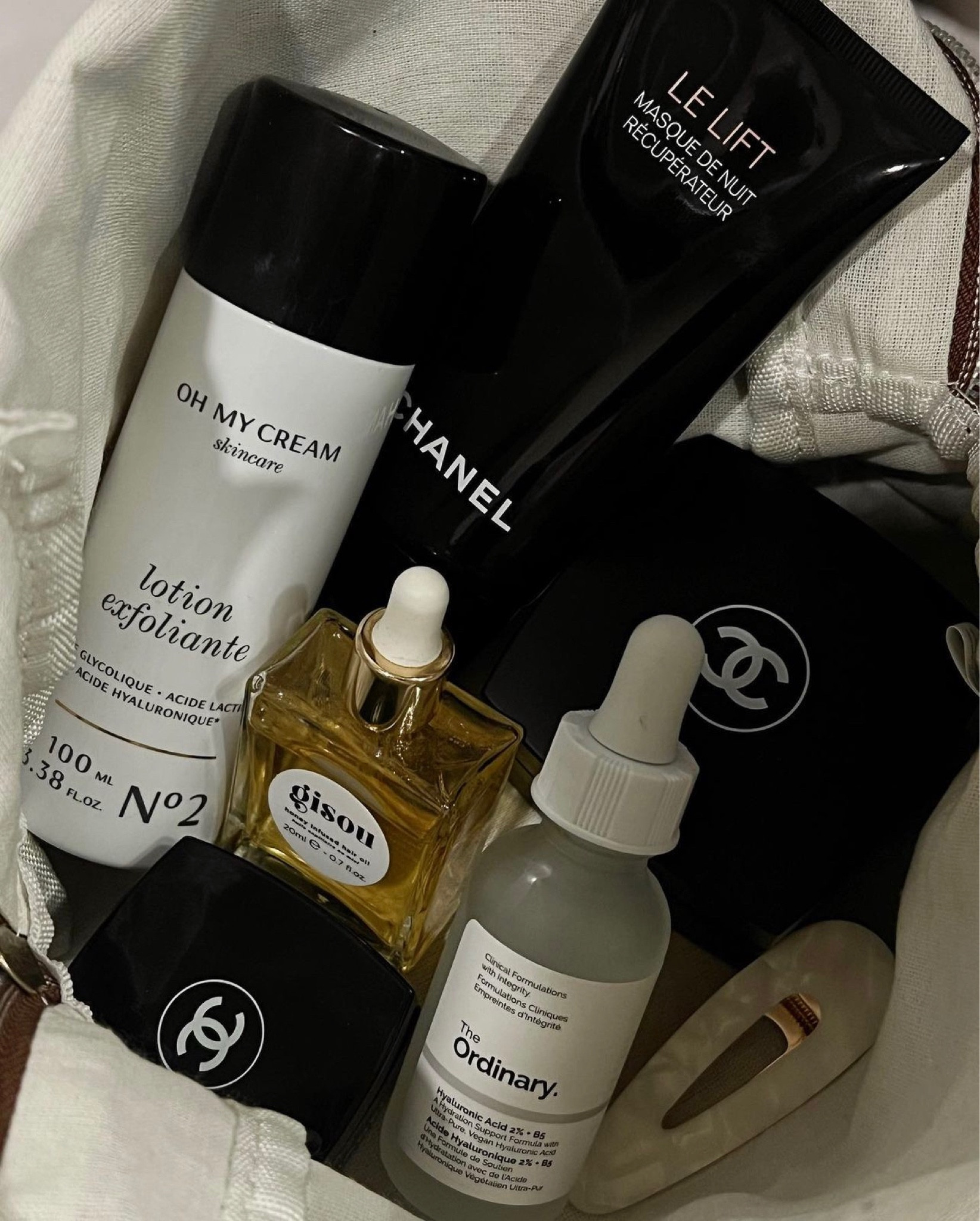 Skincare 🤍 mes produits de beauté favoris pour une routine beauté simple et rapide. #skincare # beauty # beauté 

#LTKbeauty #LTKeurope