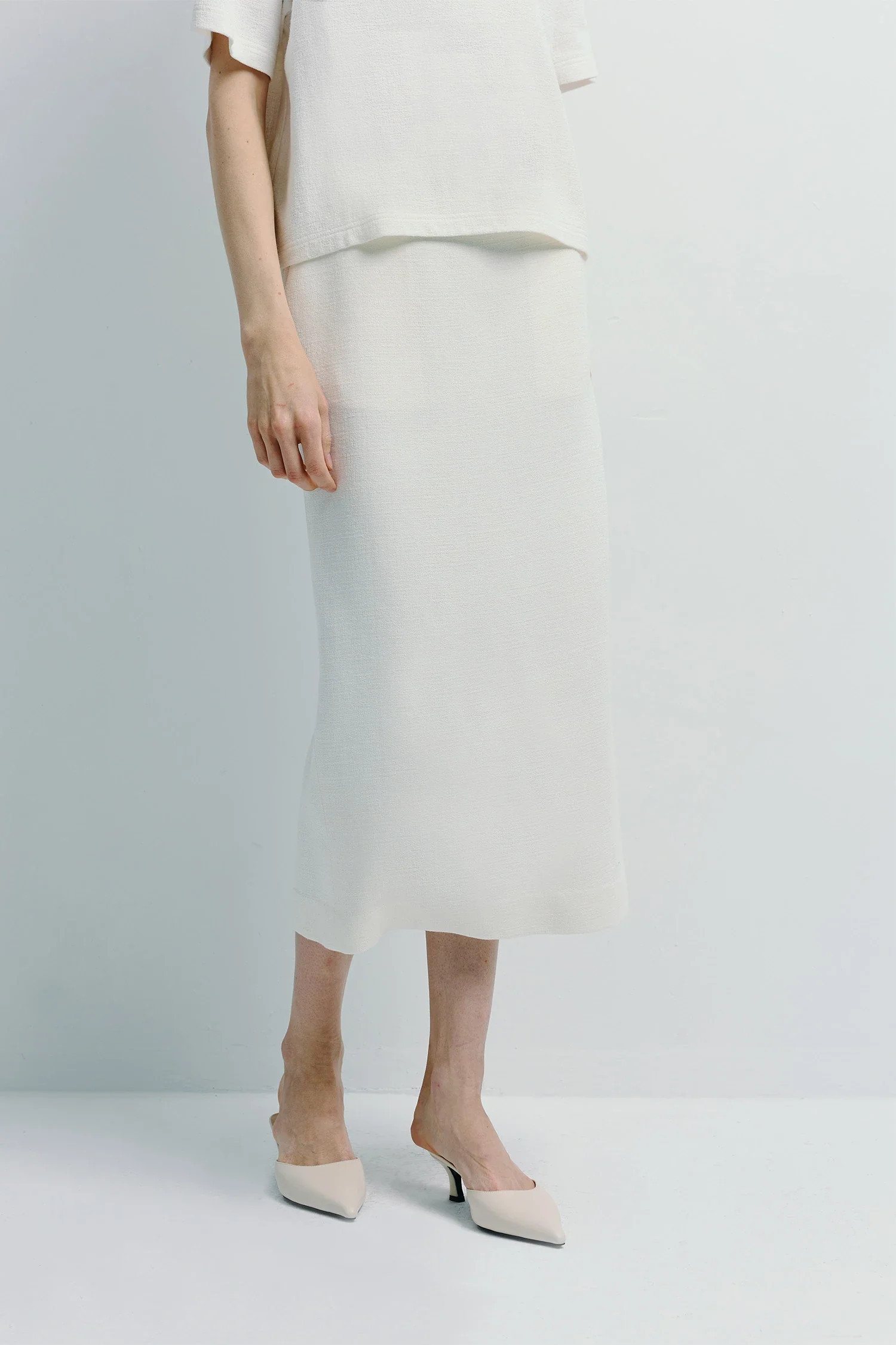 Juste Pencil Skirt | Cream Linen-Blend Midi | Rue Sophie