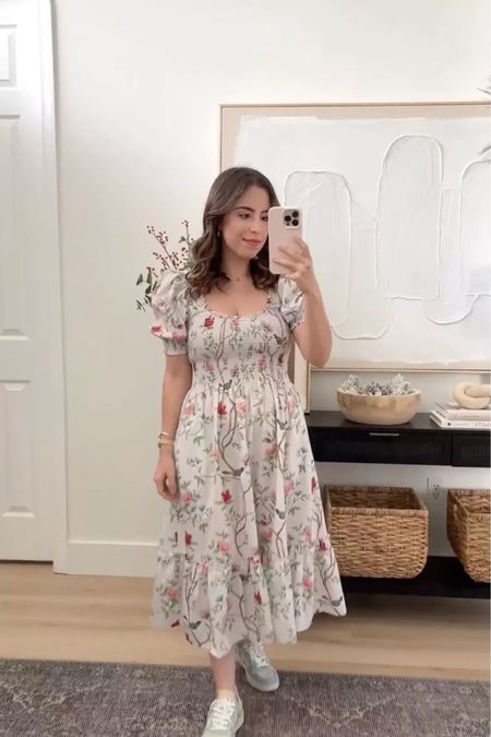 Bump-friendly floral midi dress perfect for day dates! 

#momfinds #fashionfinds #petitefashion #springoutfit #casualstyle

#LTKstyletip #LTKFind #LTKbaby