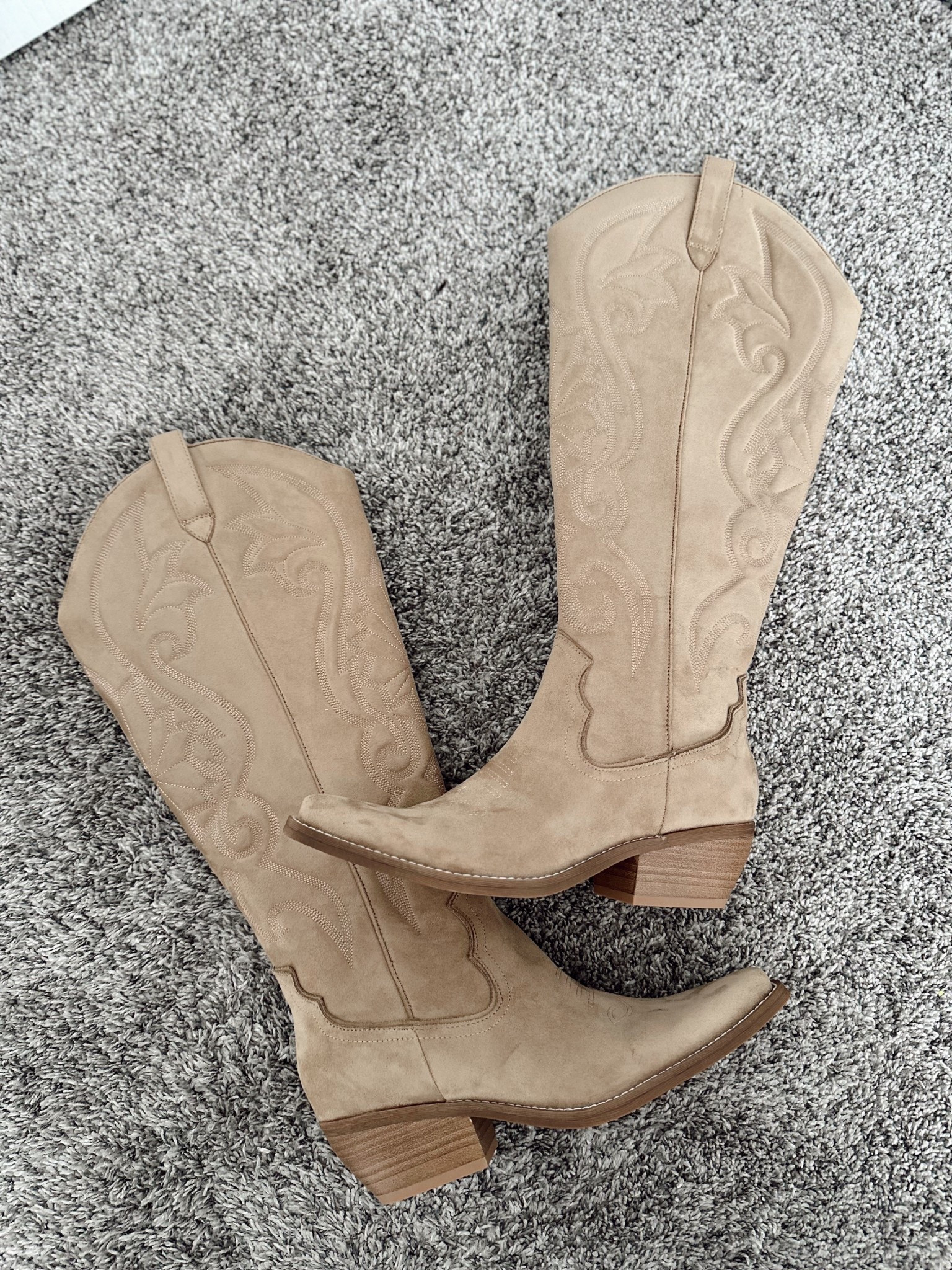 Target wide calf boots!! I got my tts in wide calf but they also come in regular sizing. Also available in black and white. $50

Target shoes
Target style
Target fashion finds under

#LTKFindsUnder50