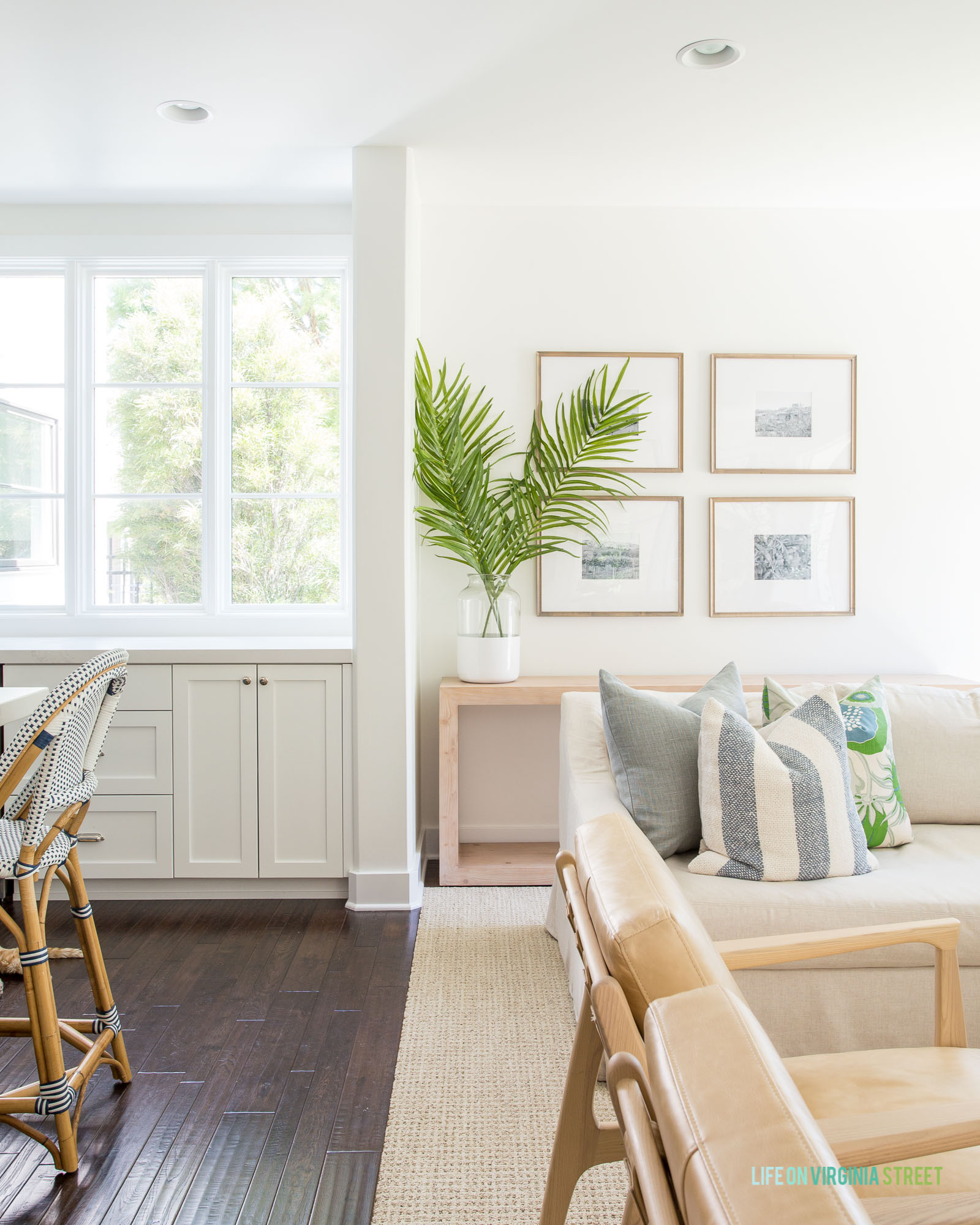 Modern coastal summer home 🙌🏻🙌🏻

#LTKSeasonal #LTKHome