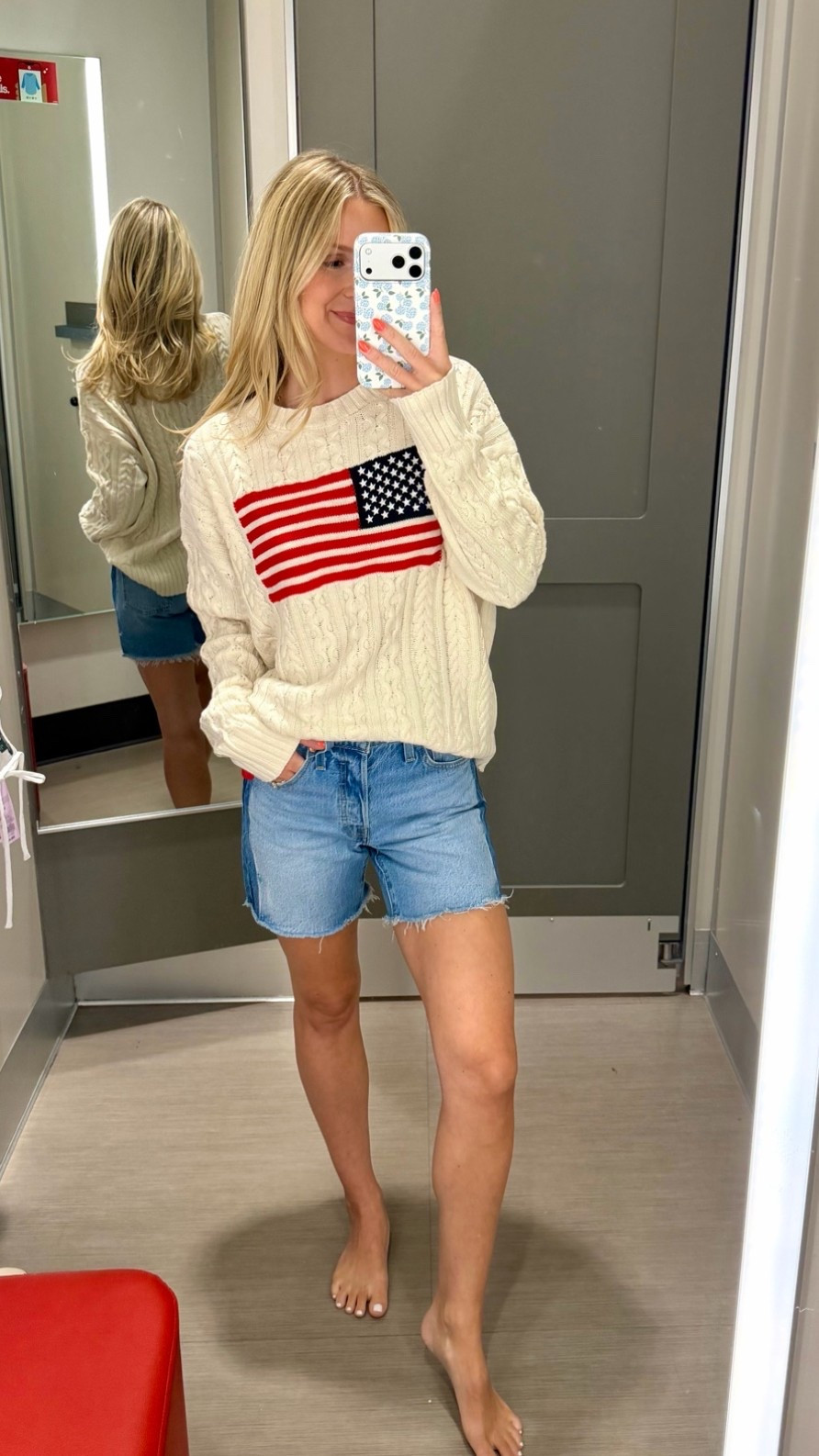 Last minute MDW outfit idea from @Target 🇺🇸❤️ 

the weather is looking so unpredictable so you can never go wrong with a light layer! Love this flag sweater and Levi’s shorts! 

wearing a 24 in the shorts & sized up to a medium in the sweater



#targetstyle #memorialdayweekend #targetfinds #summeroutfits #targethaul  #everydaystyle #casualoutfits #flagsweater #flagknitsweater #levis

#LTKootd