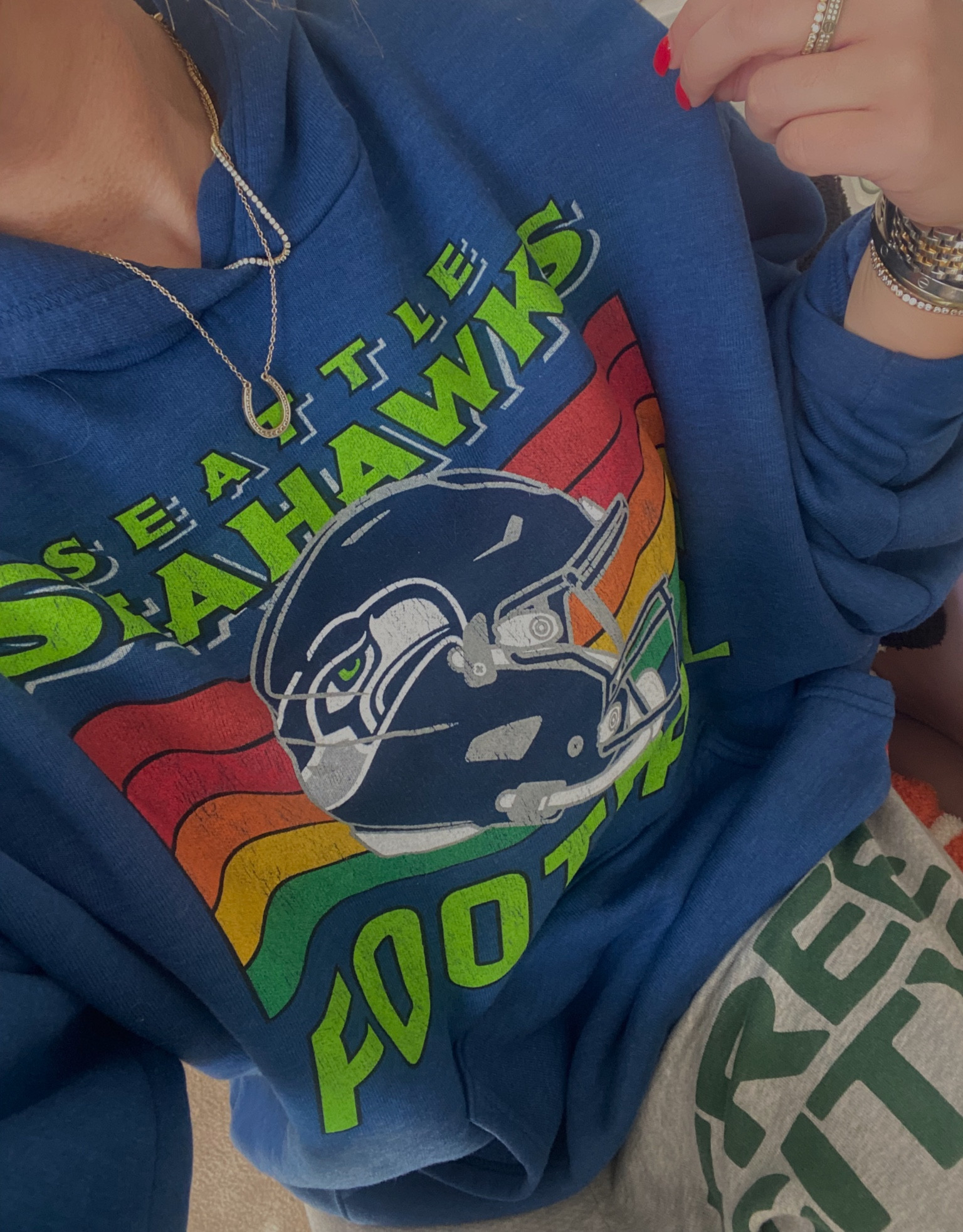 Loving my Aviator Nation Seahawks hoodie 💙🏈 Wearing a size M and a size S in my fave FREECITY sweatpants ✨🫶🏼