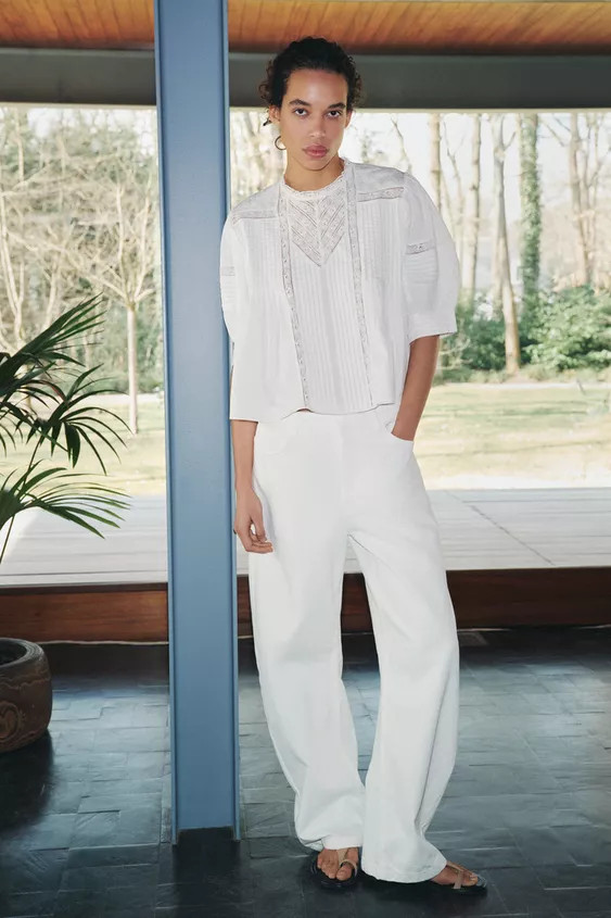 MID-WAIST - BARREL LEGZARA WOMAN COLLECTIONMid-waist jeans with belt loops. Five pockets. Zip fly... | Zara US