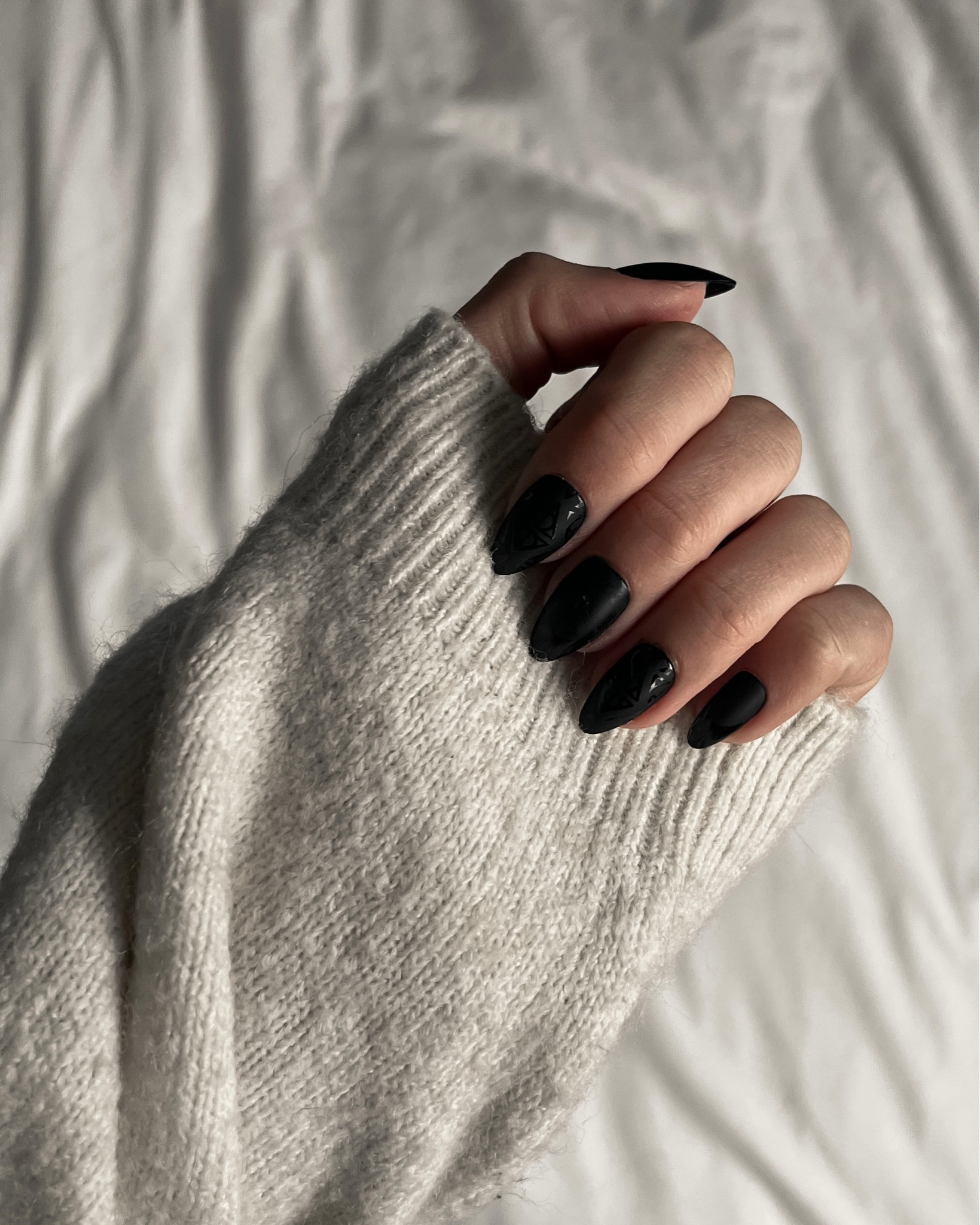 Harry Potter Halloween Nails by Glamnetic 🖤

#LTKHoliday #LTKSeasonal #LTKHalloween